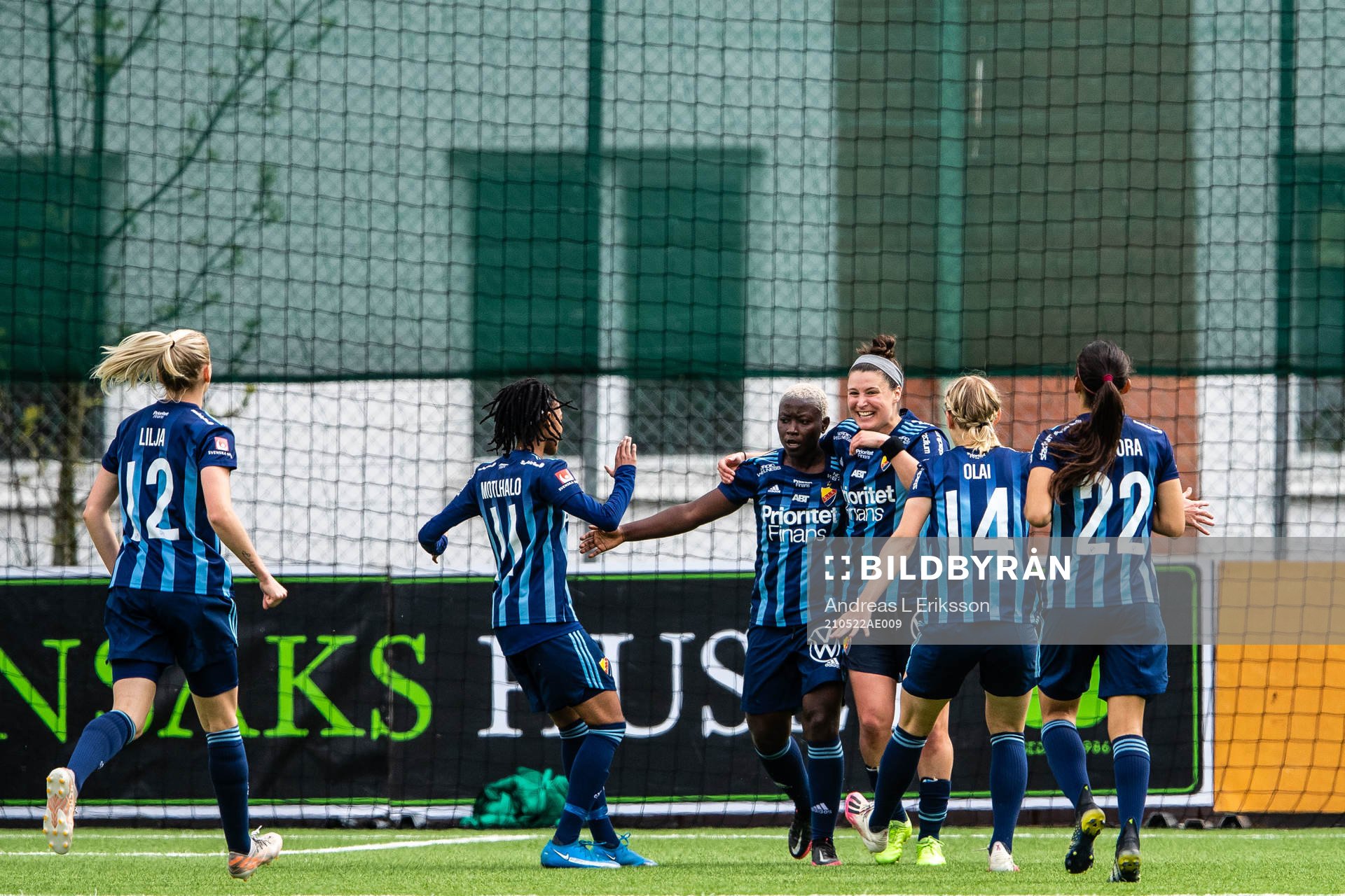 Djurgårdens Elizabeth Addo jublar efter att ha kvitterat till 1-1 under fotbollsmatchen i Damallsvenskan mellan Hammarby och Djurgården den 22 maj 2021 i Stockholm.