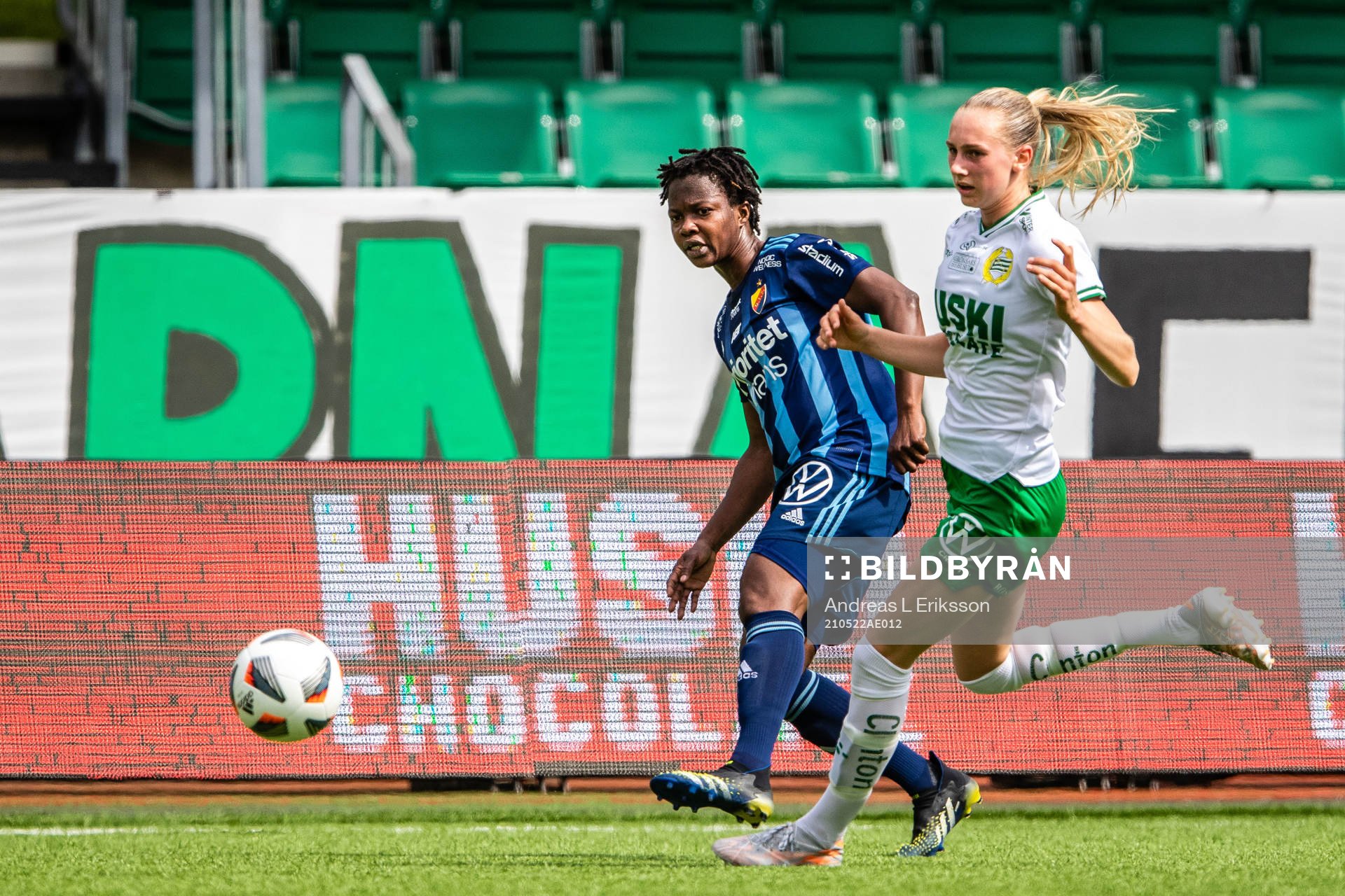 Djurgårdens Portia Boakye och Hammarbys Ellen Wangerheim