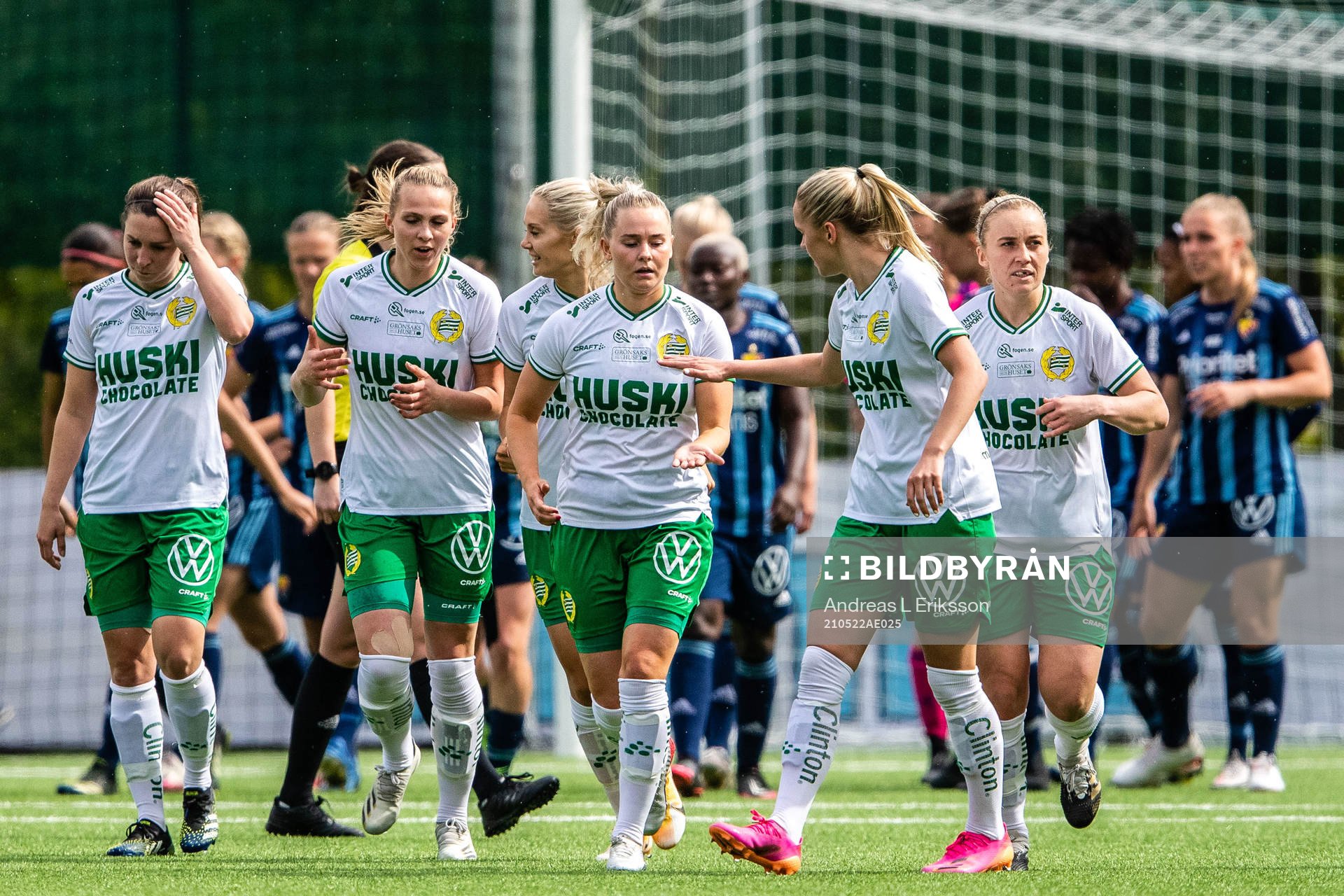 Hammarbys Hanna Lundkvist och Emma Jansson jublar