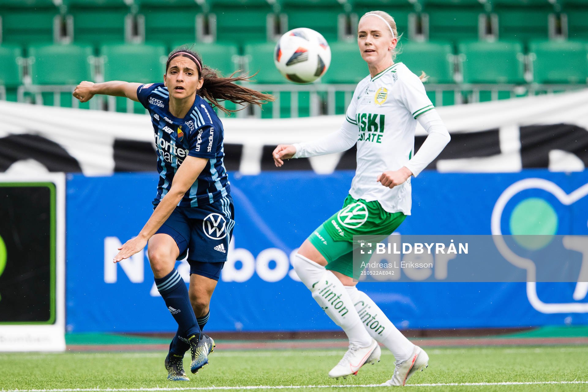 Djurgårdens Daniela Zamora och Hammarbys Elsa Karlsson