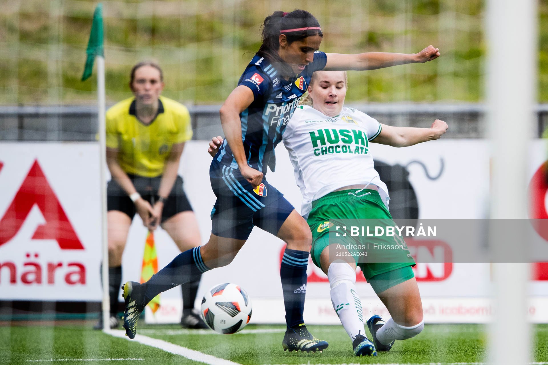 Djurgårdens Daniela Zamora och Hammarbys Eva Nyström
