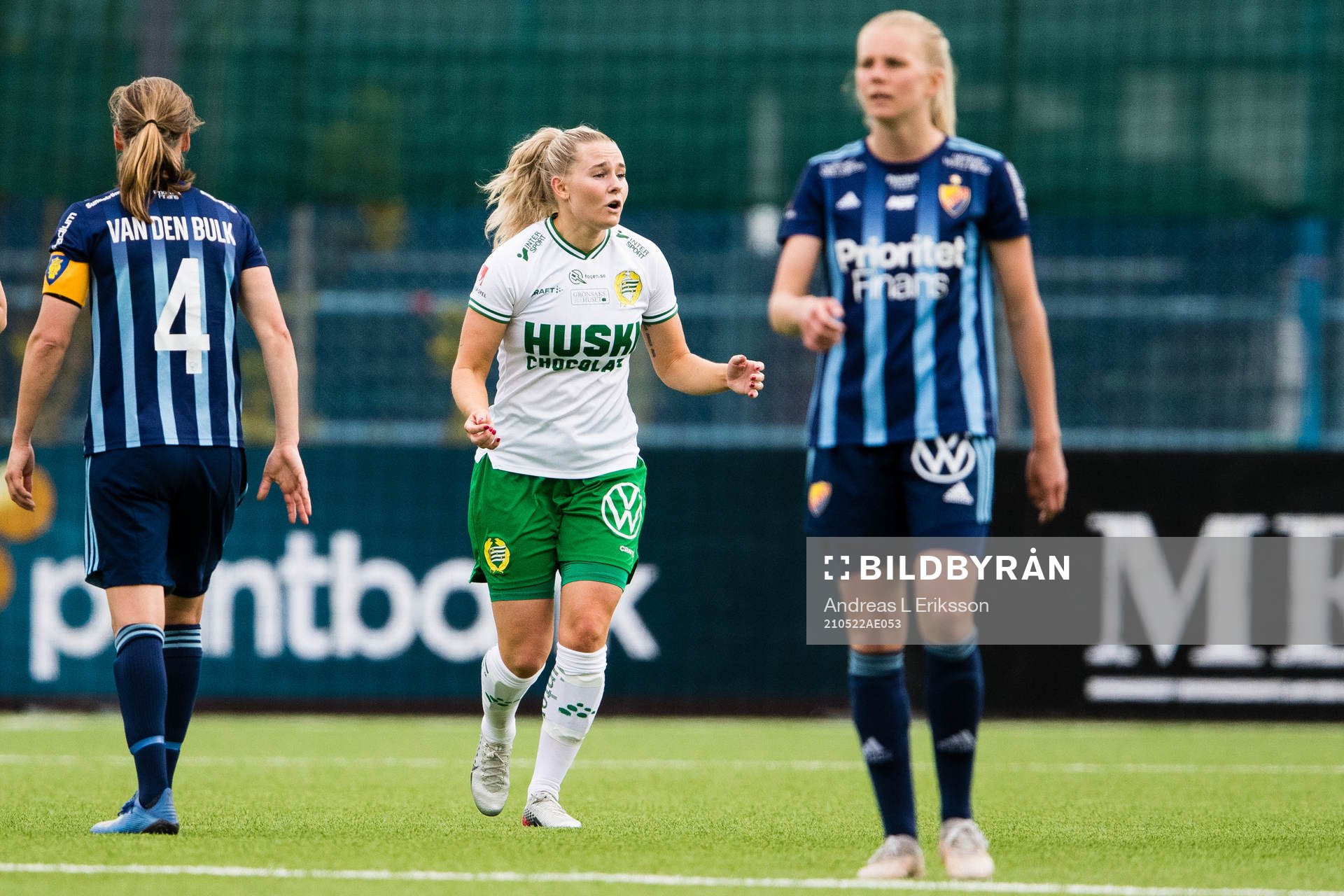 Hammarbys Emma Jansson jublar efter att ha gjort 3-2 för Hammarby under fotbollsmatchen i Damallsvenskan mellan Hammarby och Djurgården den 22 maj 2021 i Stockholm.