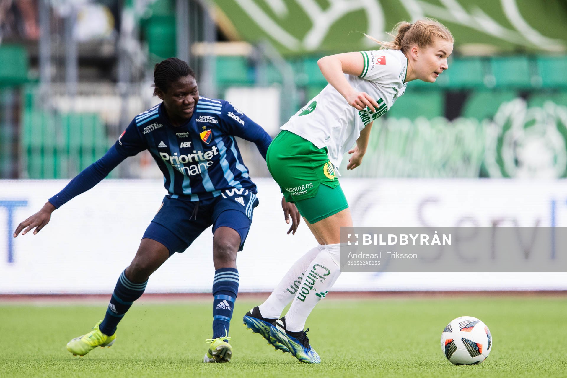 Djurgårdens Alexandra Takounda Engolo och Hammarbys Eva