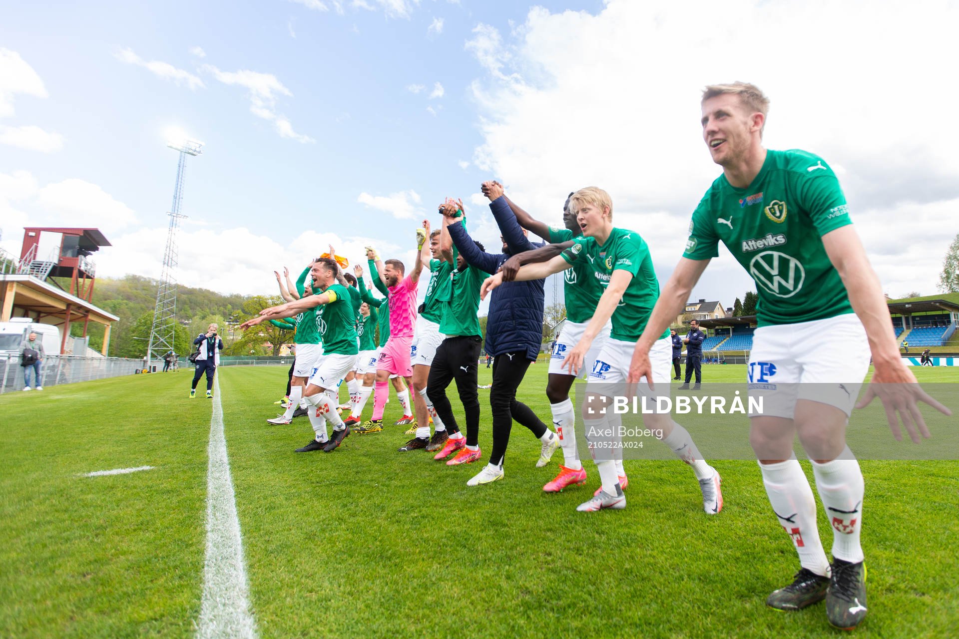 Spelare ur Jönköping jublar efter fotbollsmatchen i Superettan mellan Jönköpings Södra och Landskrona den 22 maj 2021 i Huskvarna. 