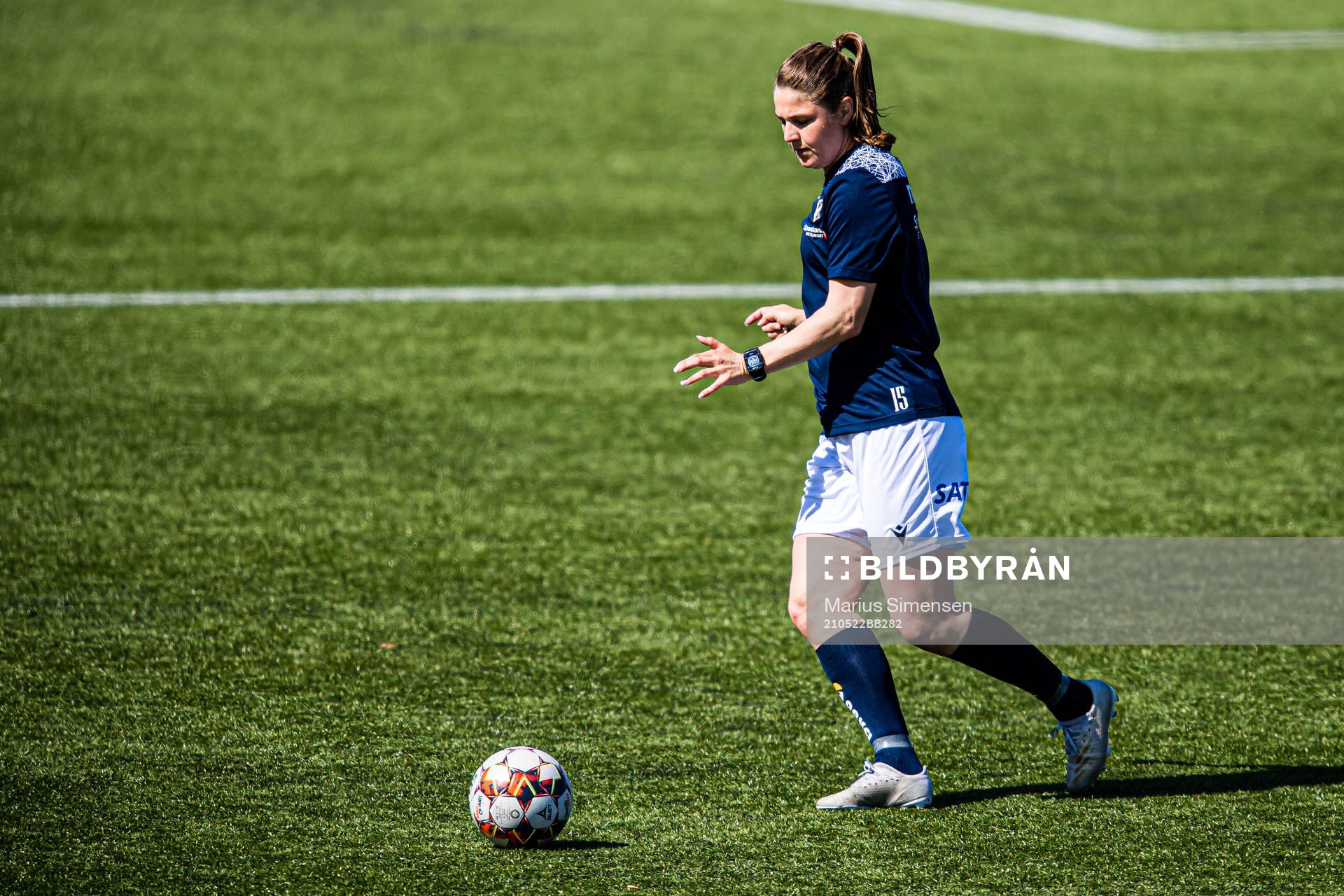 Kim Maria Sundlöv of Stabæk warms up