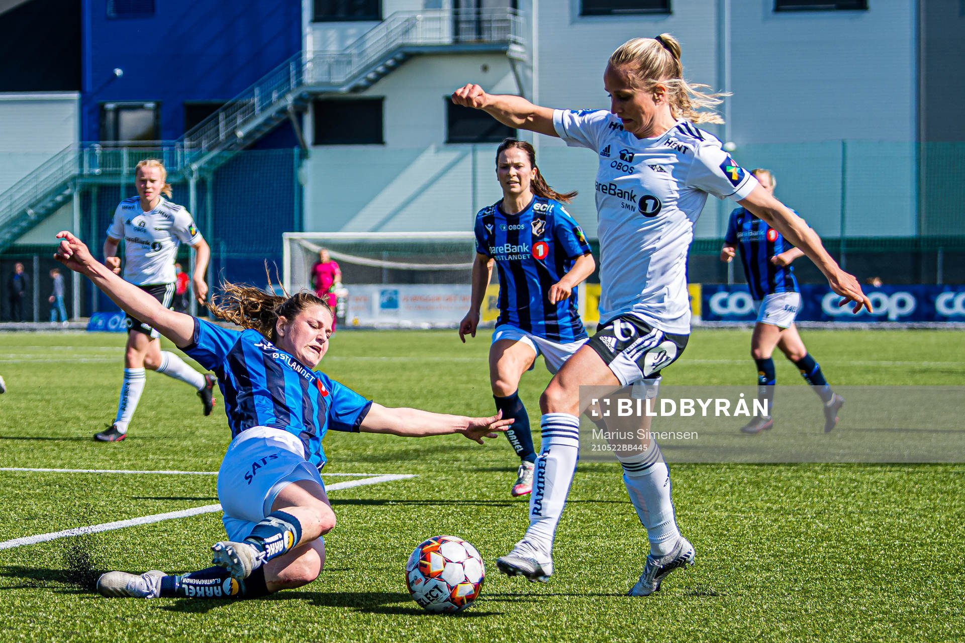 Kim Maria Sundlöv of Stabæk and Maria Olsvik of Rosenborg