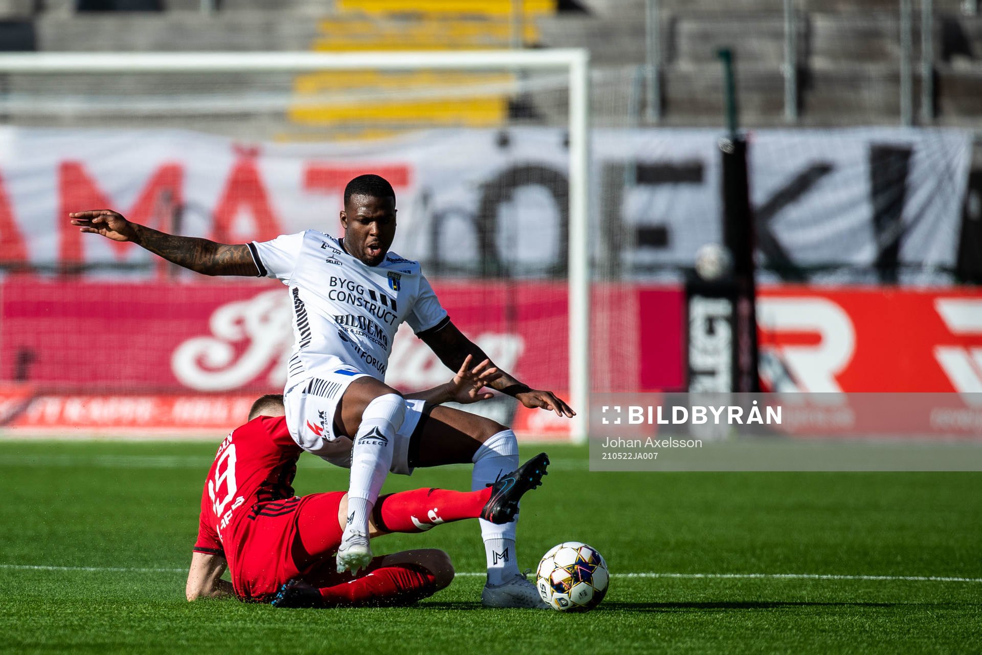 Östersunds Eirik Haugan och Sirius Nahom Girmai Netabay