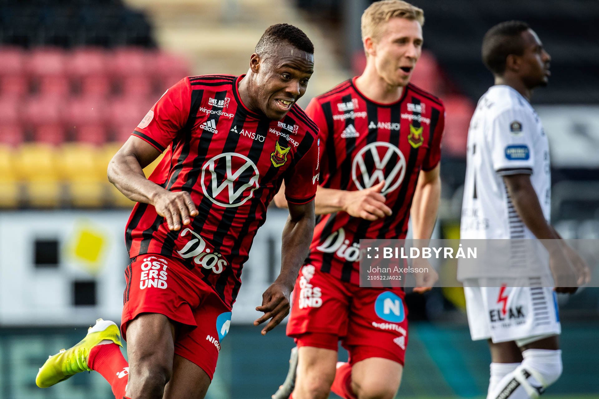Östersunds Patrick Kpozo jublar