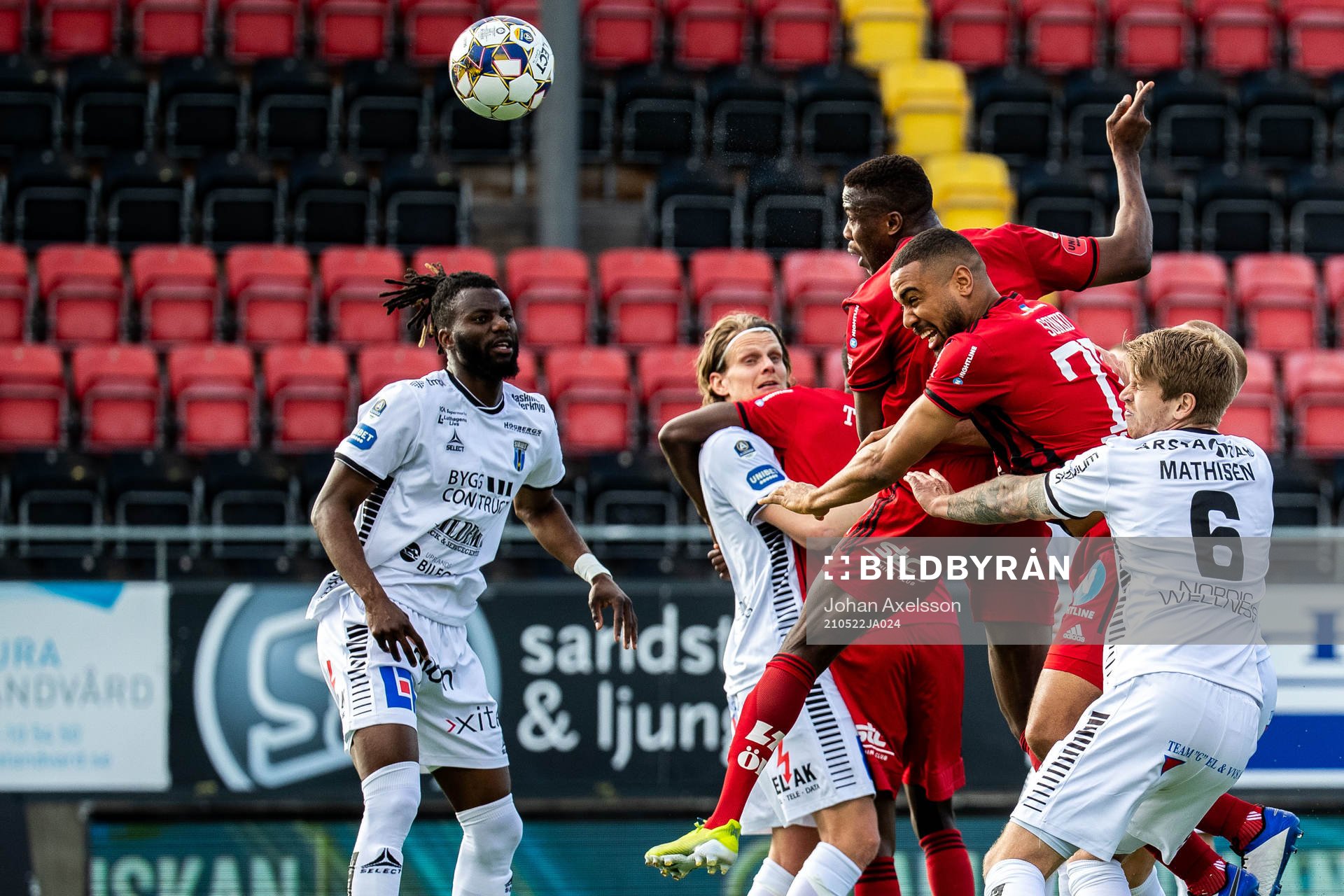 Östersunds Patrick Kpozo nickar in 1-0