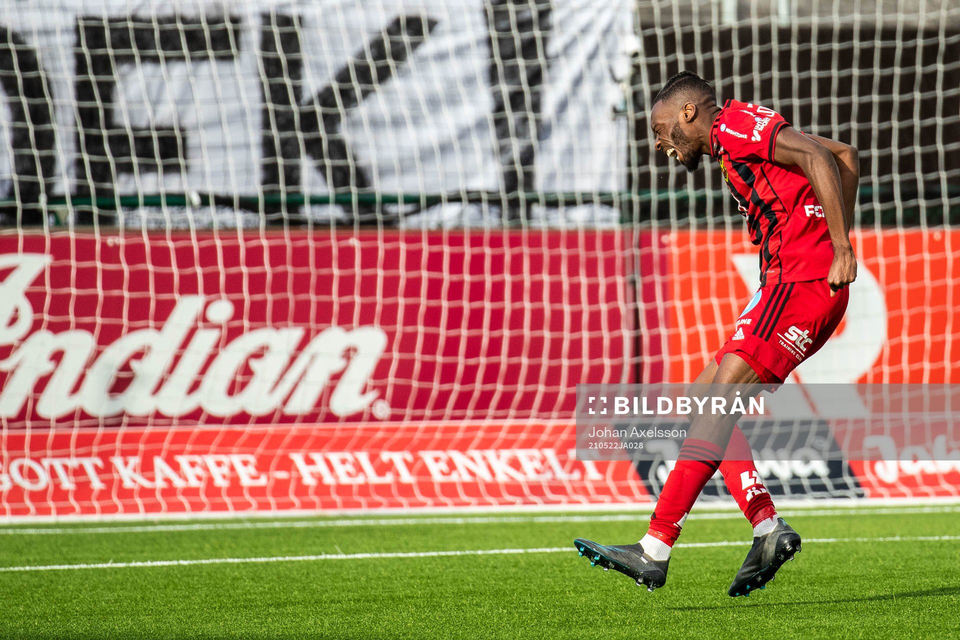 Östersunds Blair Turgott jublar
