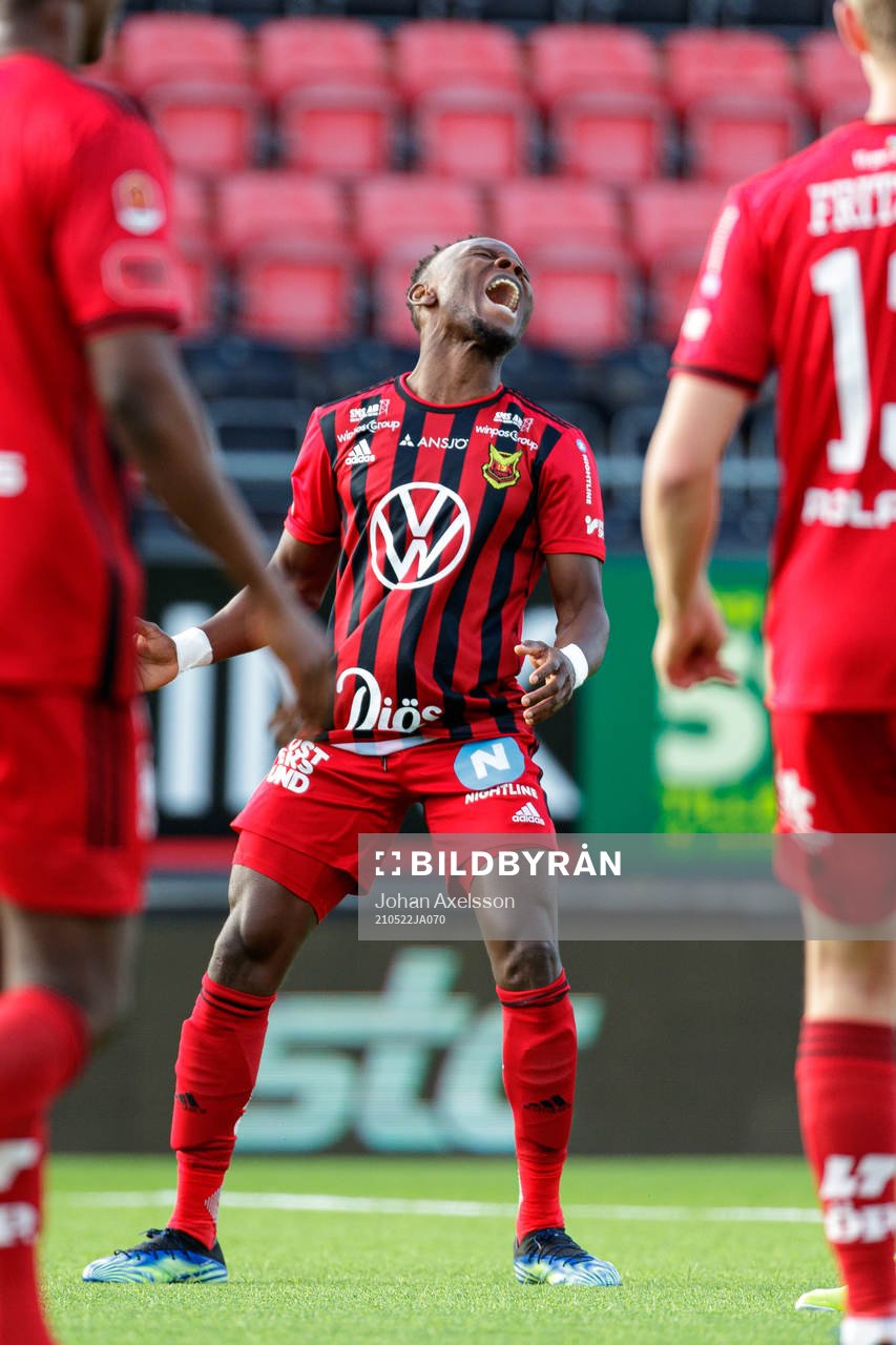 Östersunds Sam Mensiro deppar