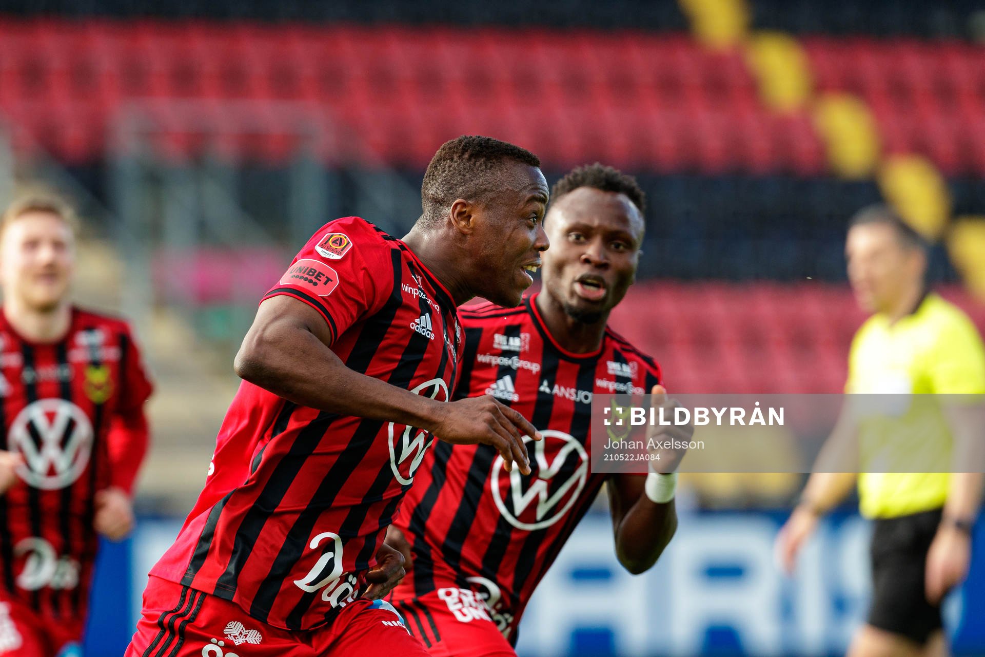 Östersunds Patrick Kpozo  jublar eter 1-0 under fotbollsmatchen i Allsvenskan mellan Östersund och Sirius den 22 maj 2021 i Östersund. 