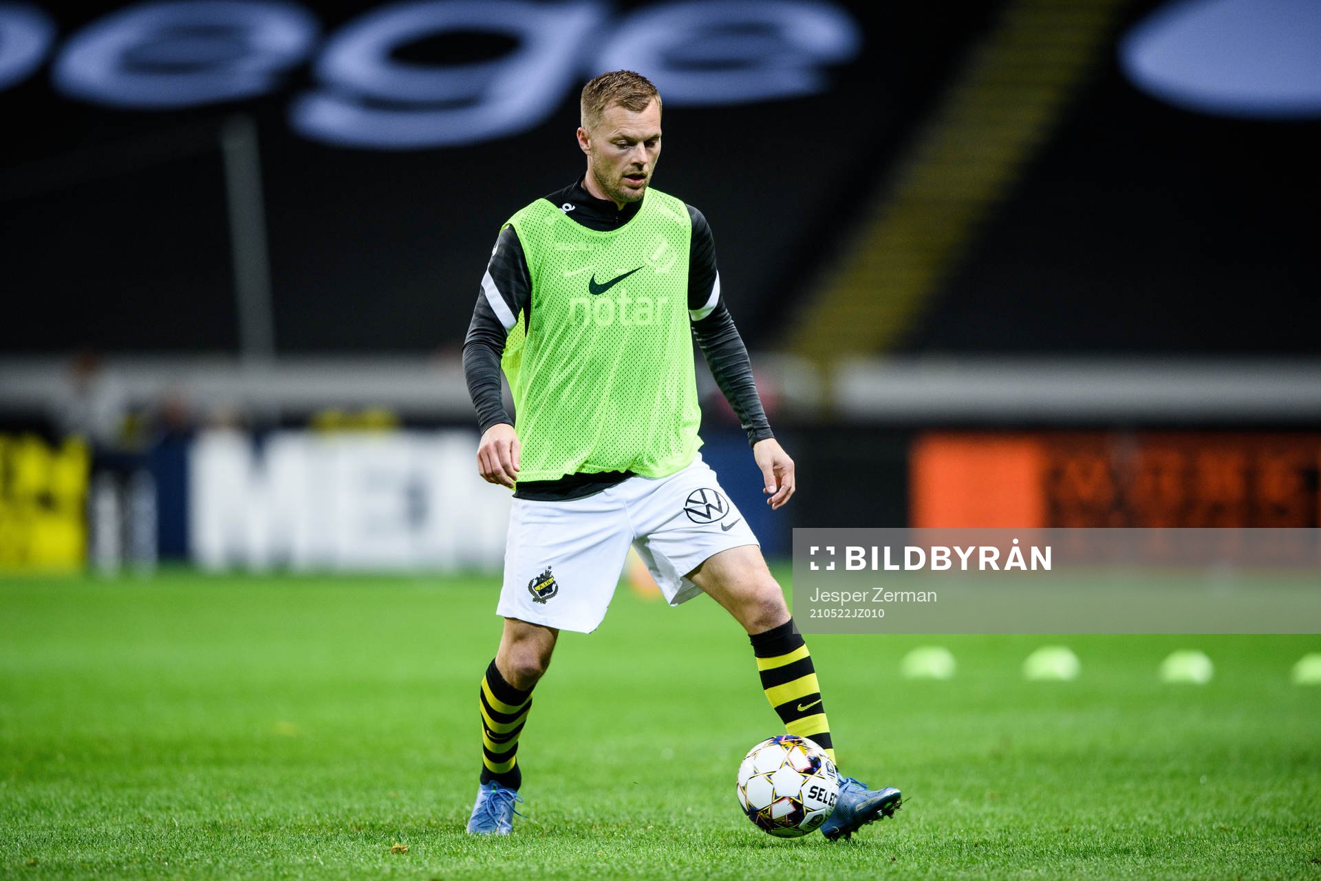 s Sebastian Larsson