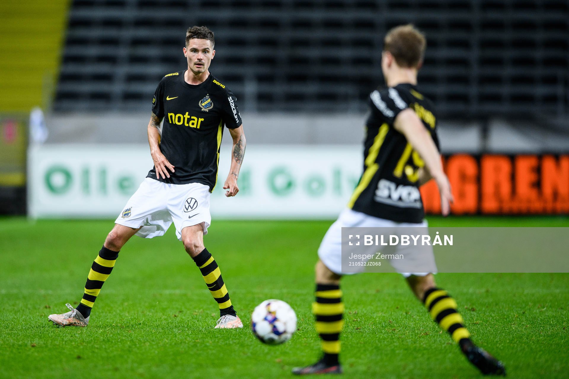 s Mikael Lustig