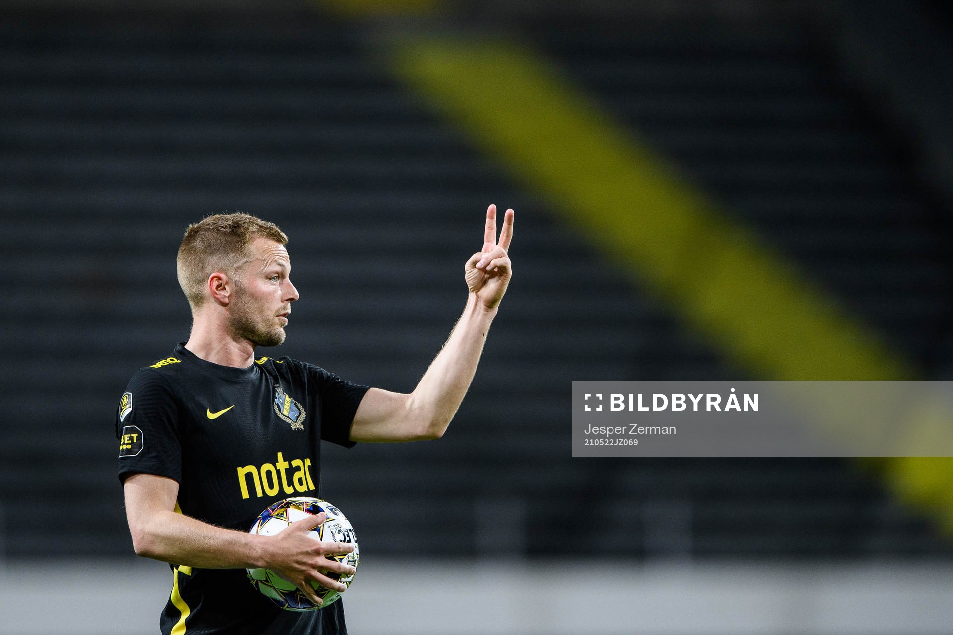 s Sebastian Larsson