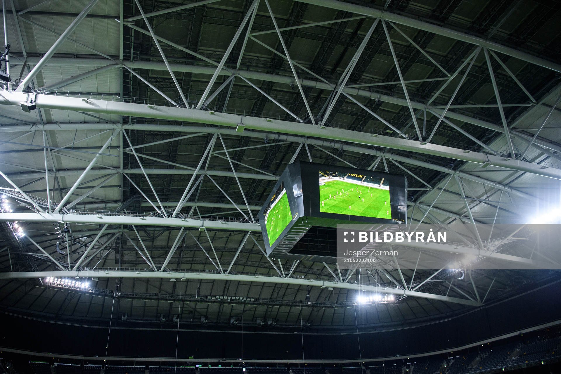 Stängt tak på Friends Arena