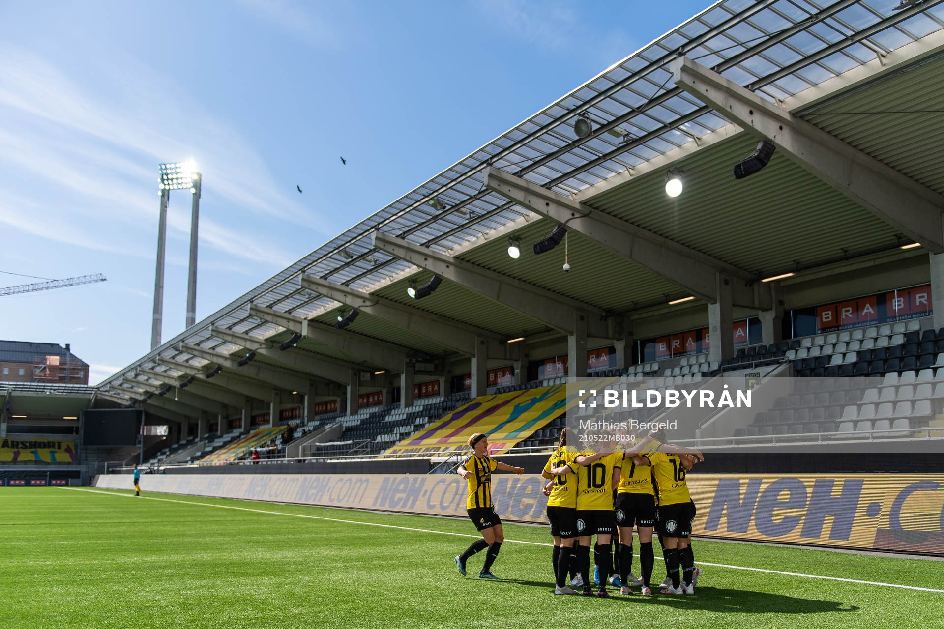 Häckens Johanna Rytting Kaneryd jublar med lagkamrater