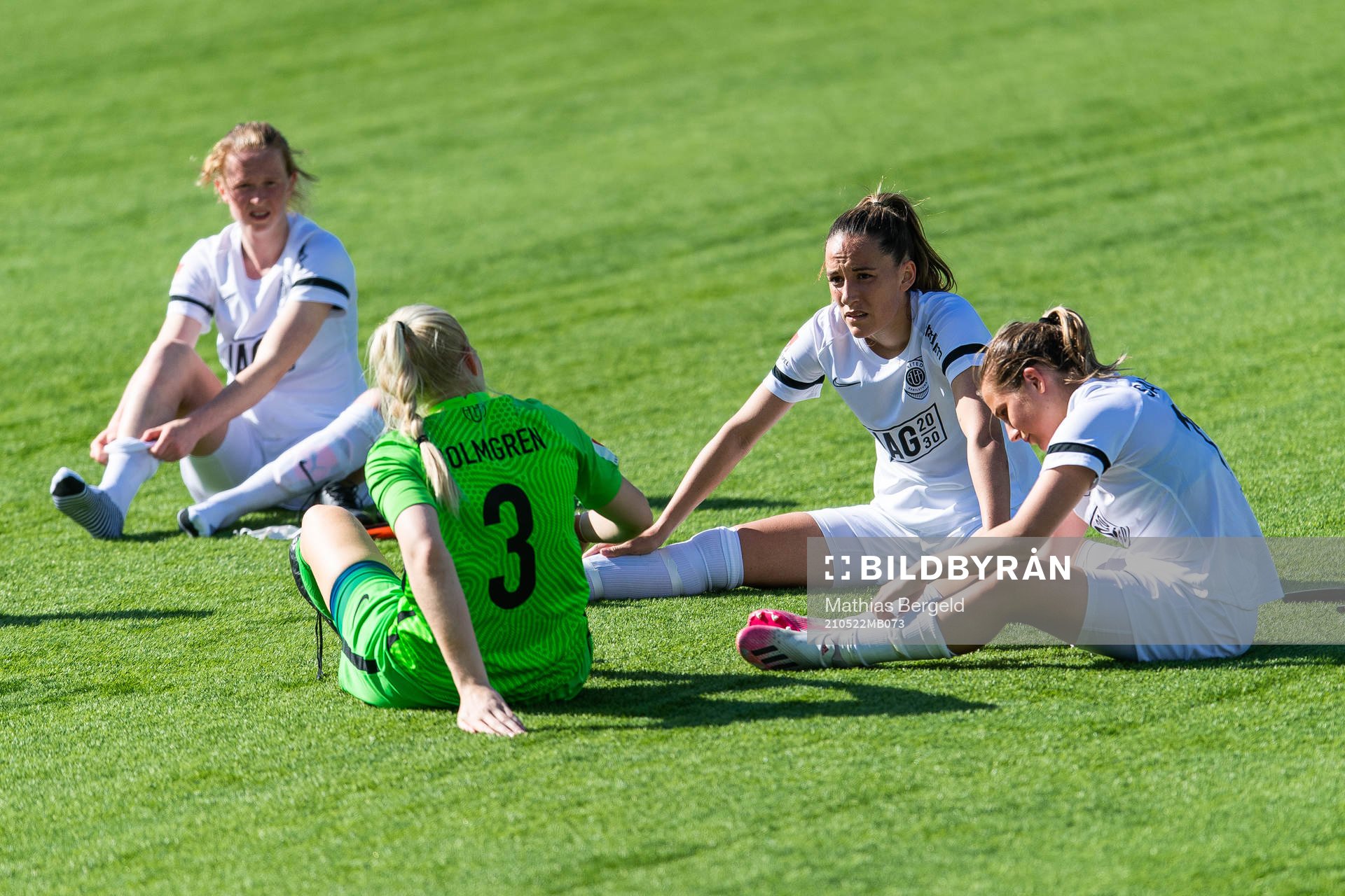 Eskilstunas målvakt Emma Holmgren och Anna Oskarsson
