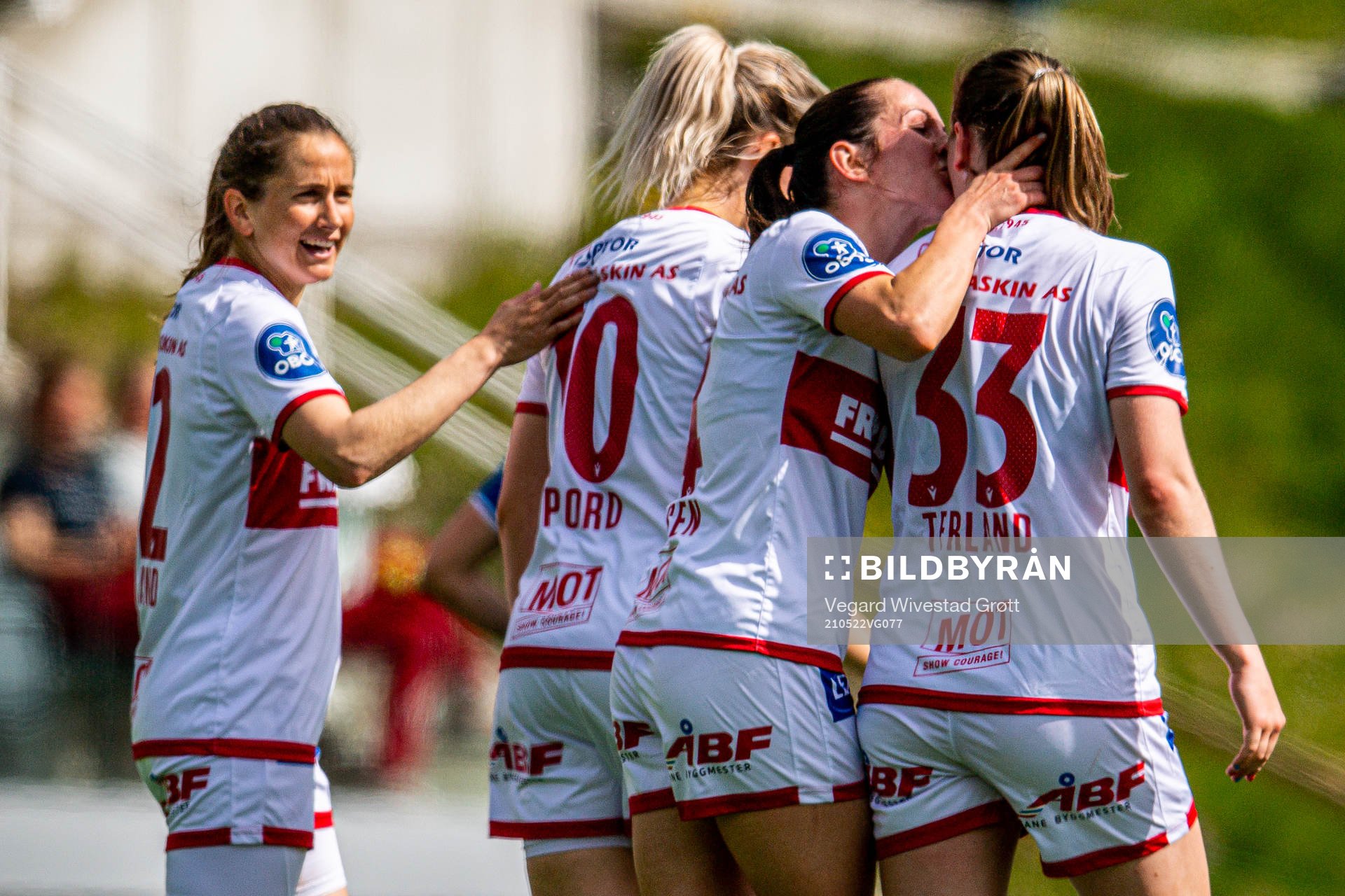 Elisabeth Terland of Sandviken celebrates with teammate