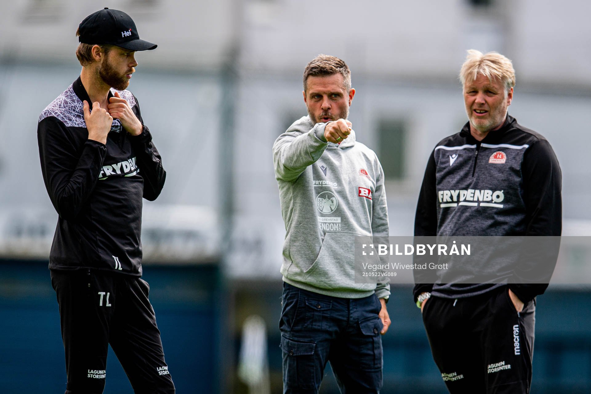 Thomas Lyngbø, Alexander Straus, head coach of Sandviken,