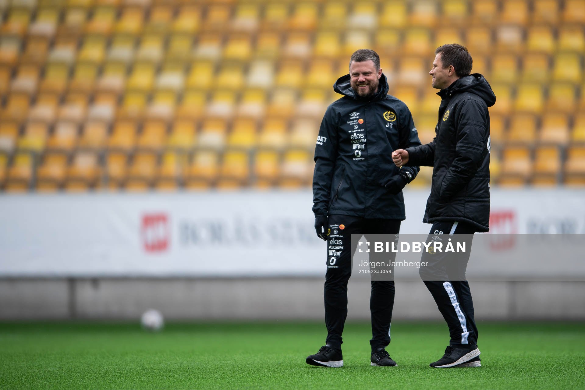 Manager Jimmy Thelin och assisterande tränare Christer