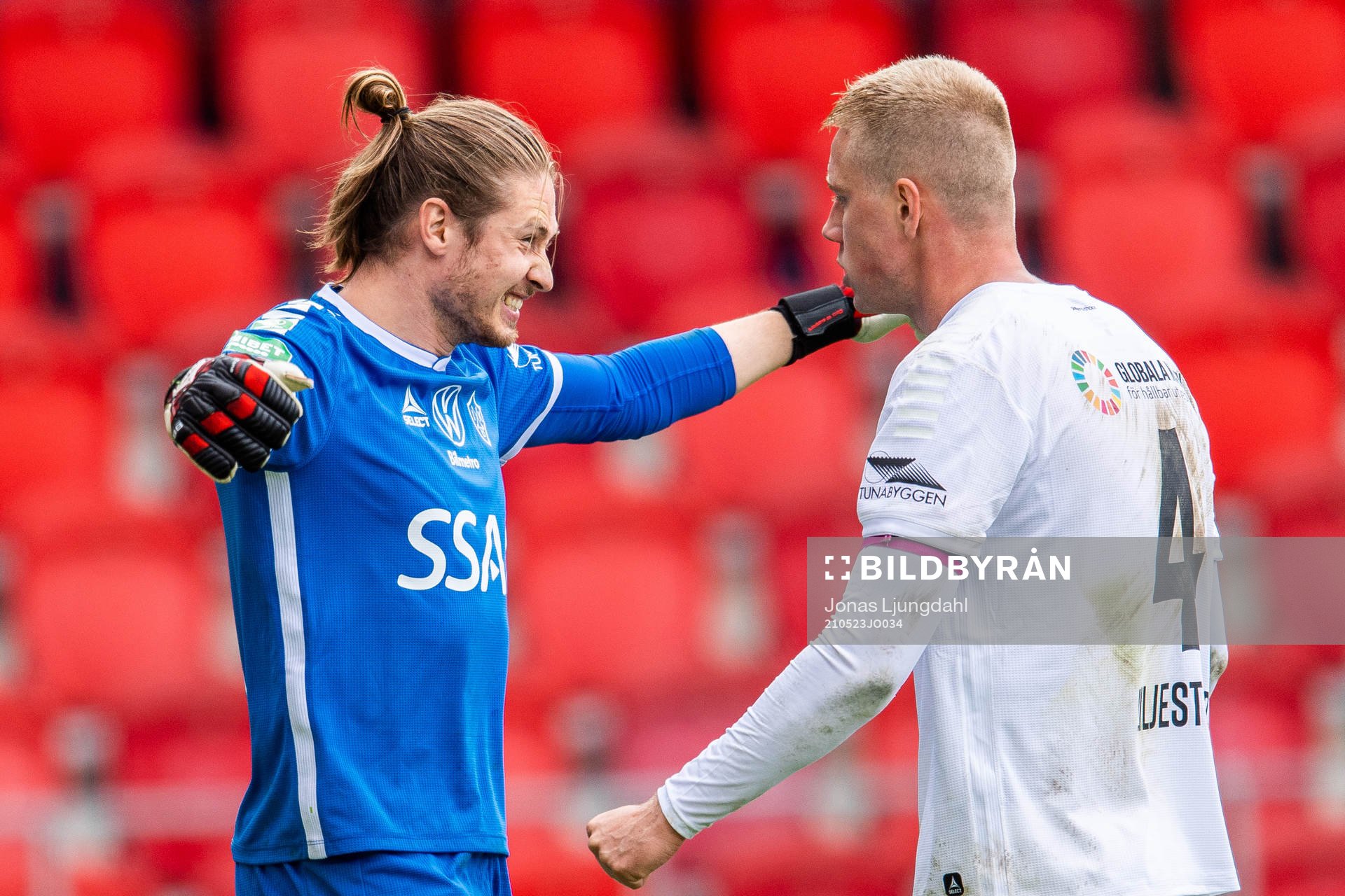 Brages målvakt Adrian Engdahl och Mattias Liljestrand
