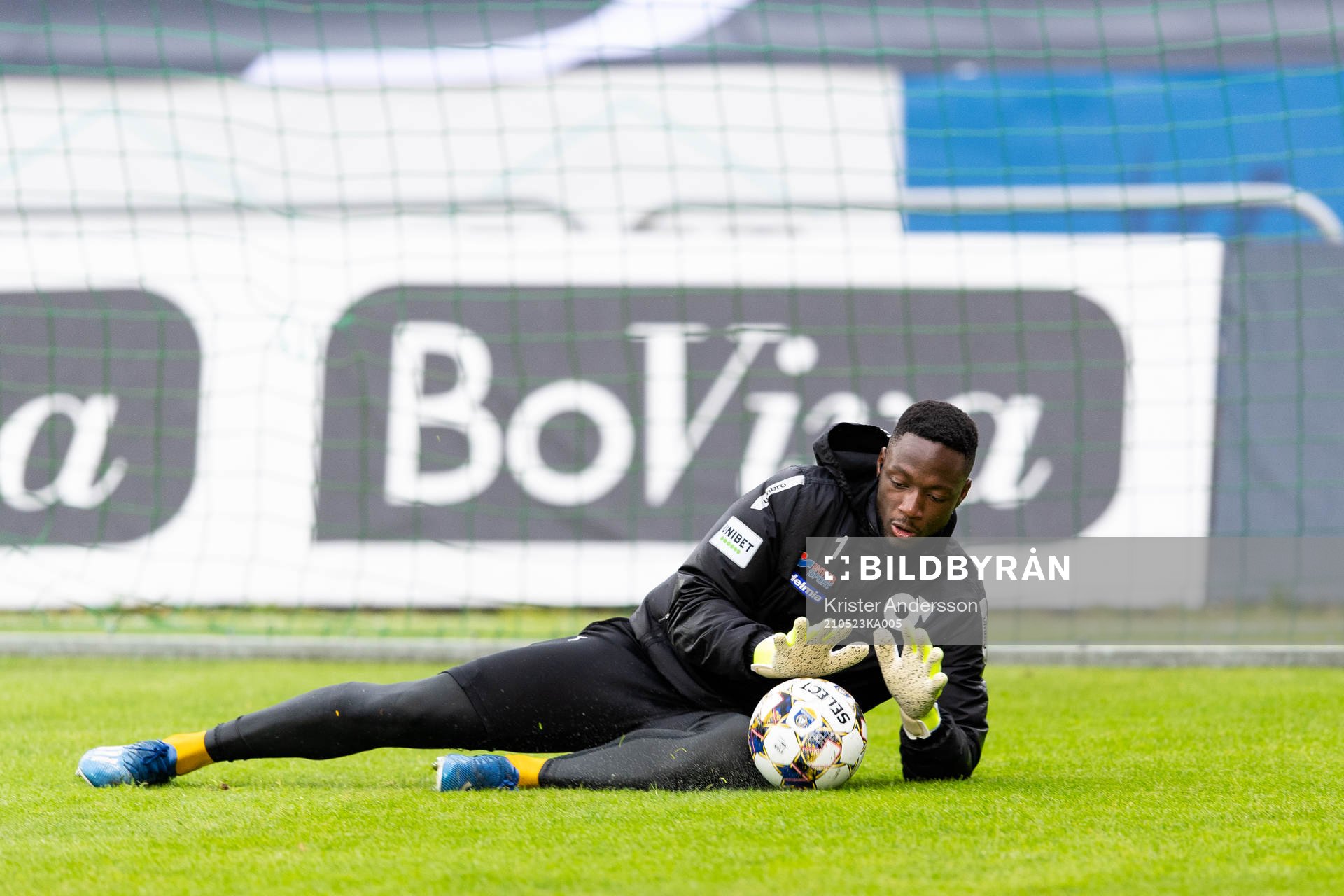 Degerfors målvakt Ismael Diawara före fotbollsmatchen i