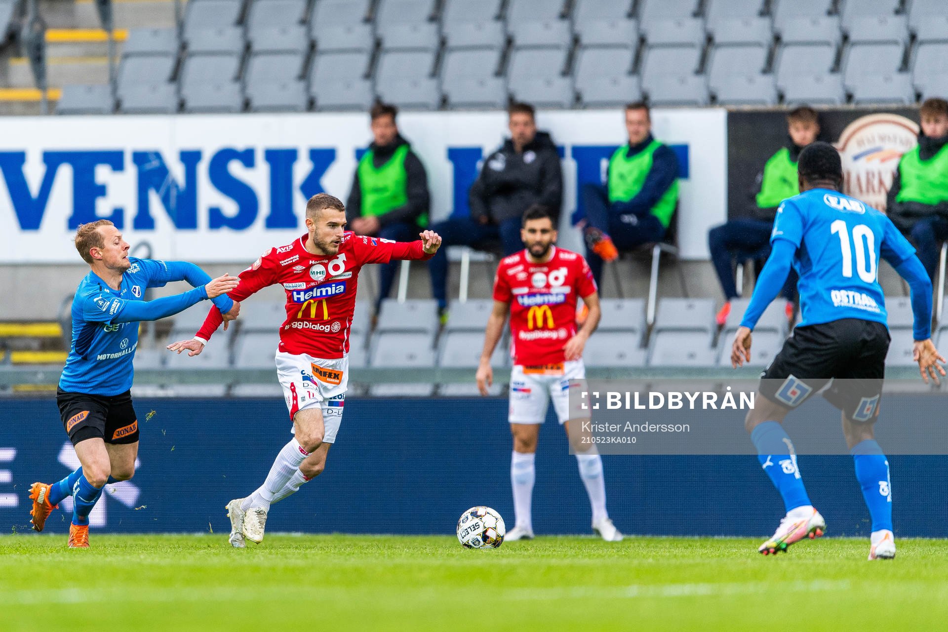 Halmstads Joel Allansson och Degerfors Christos Gravius