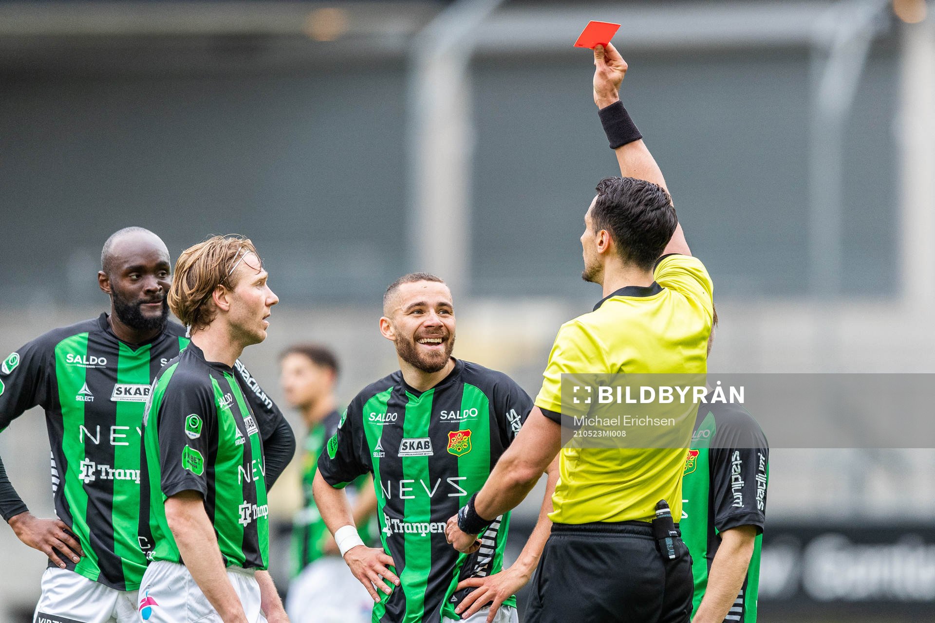 GAIS Malkolm Moenza får rött kort