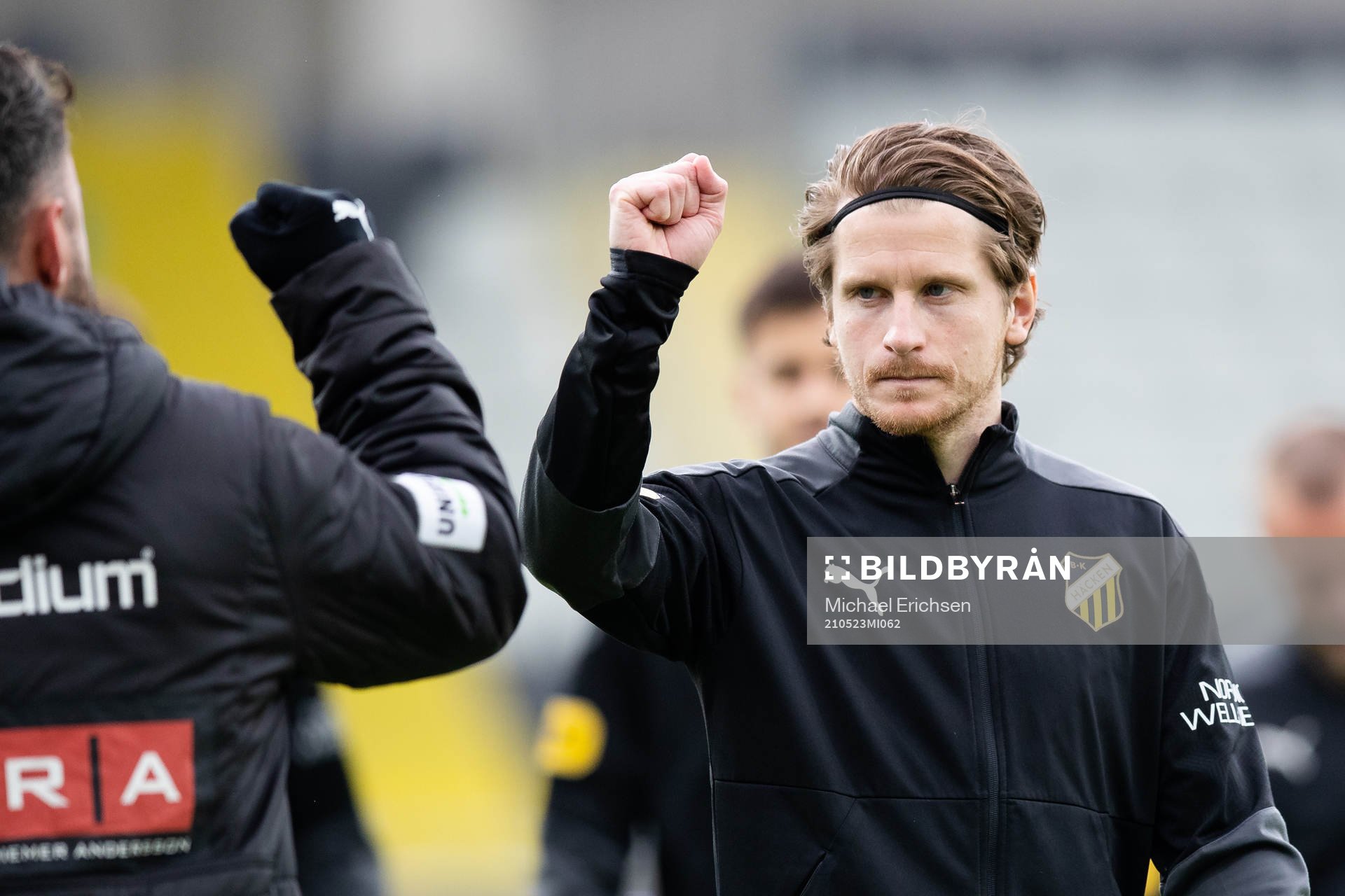 Häckens Erik Friberg på uppvärmningen innan