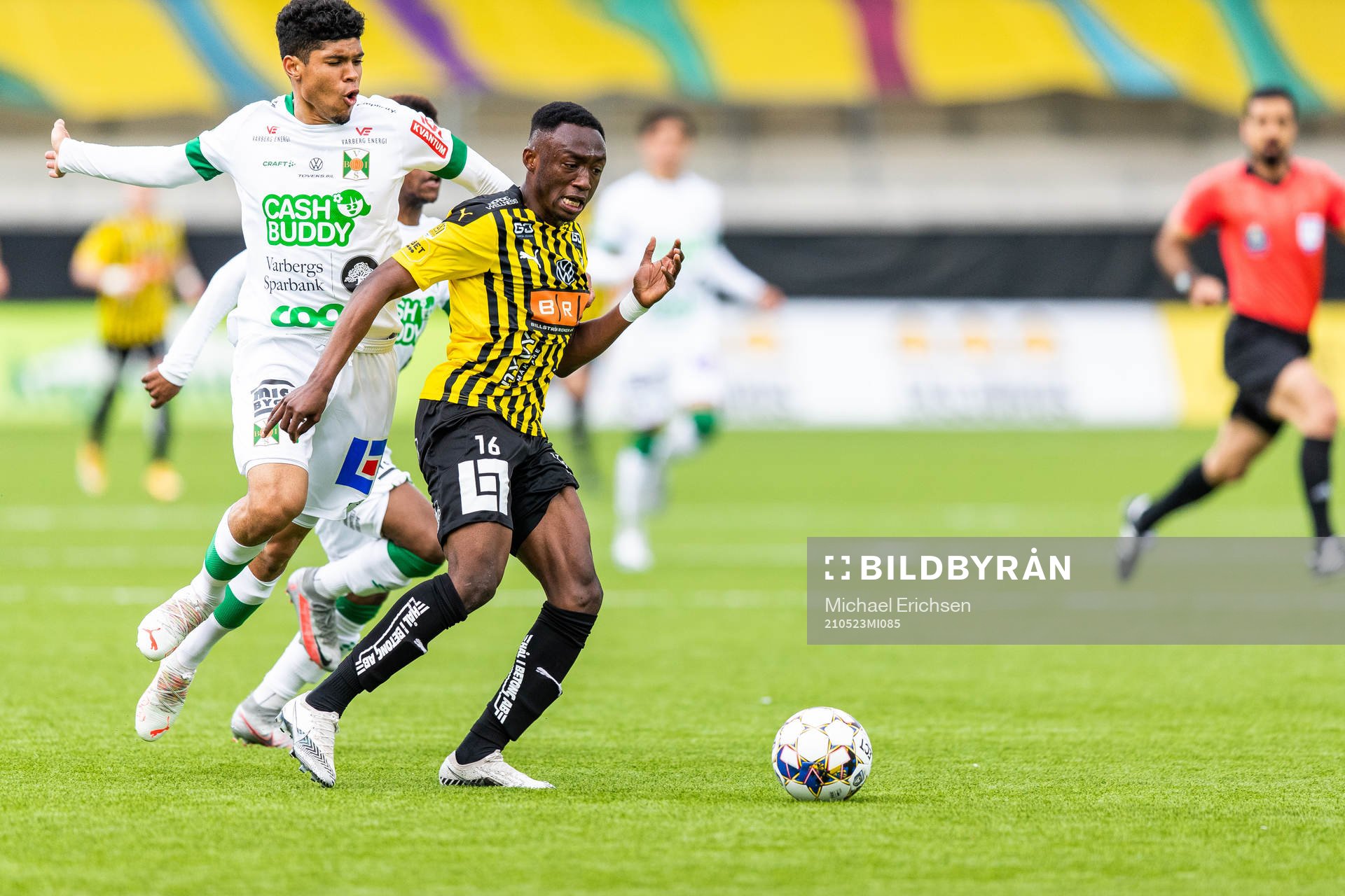 Varbergs Luke le Roux drar i Häckens Benie Adama Traore