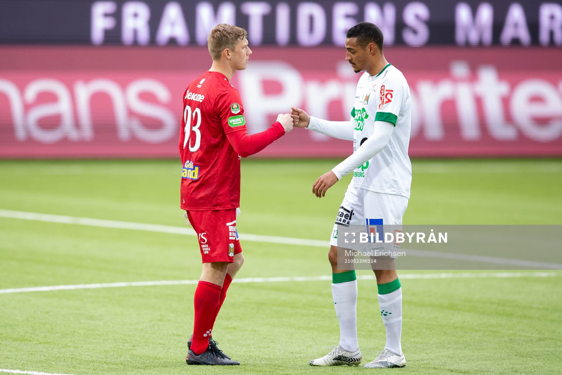 Varbergs målvakt Philip Mårtensson och Simon Karlsson