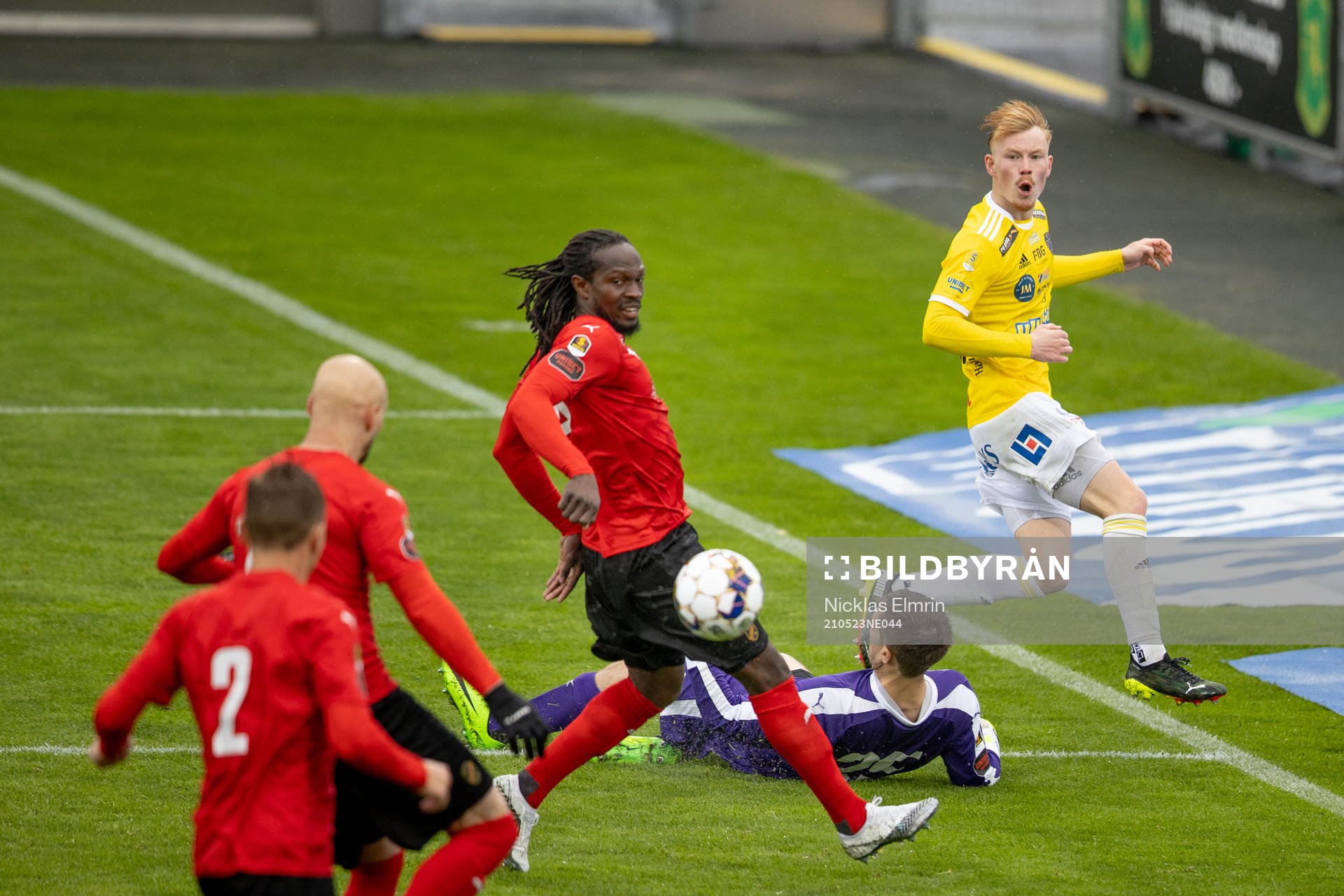 Falkenbergs Linus Borgström och Vasalunds Kebba Ceesay