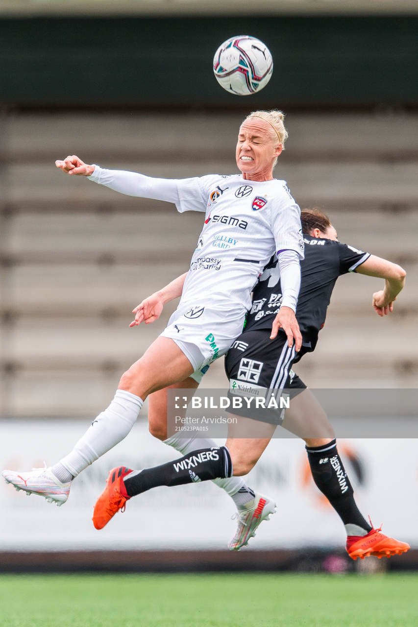 Rosengårds Caroline Seger och Piteås Josefin Johansson i