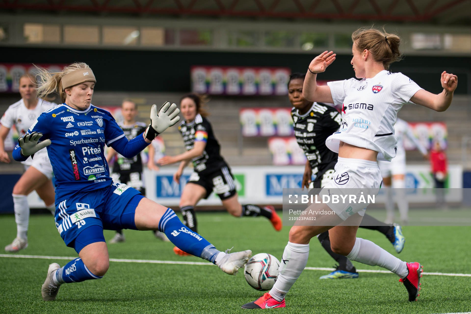 Piteås målvakt Guro Pettersen räddar målchans från