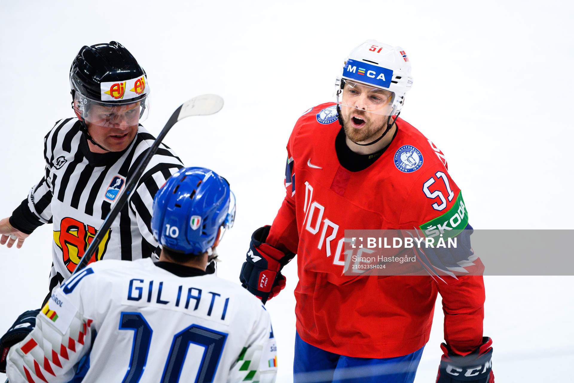 Stefano Giliati of Italy and Mats Rosseli Olsen of Norway