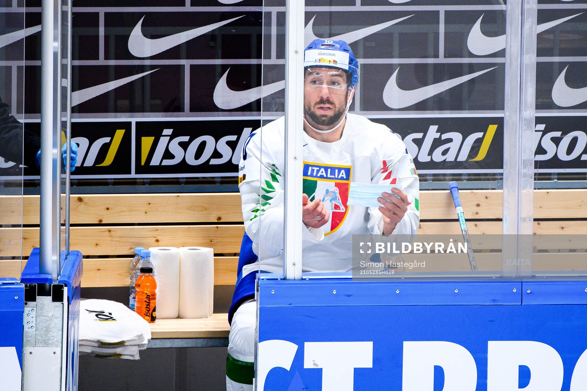 Stefano Giliati of Italy puts