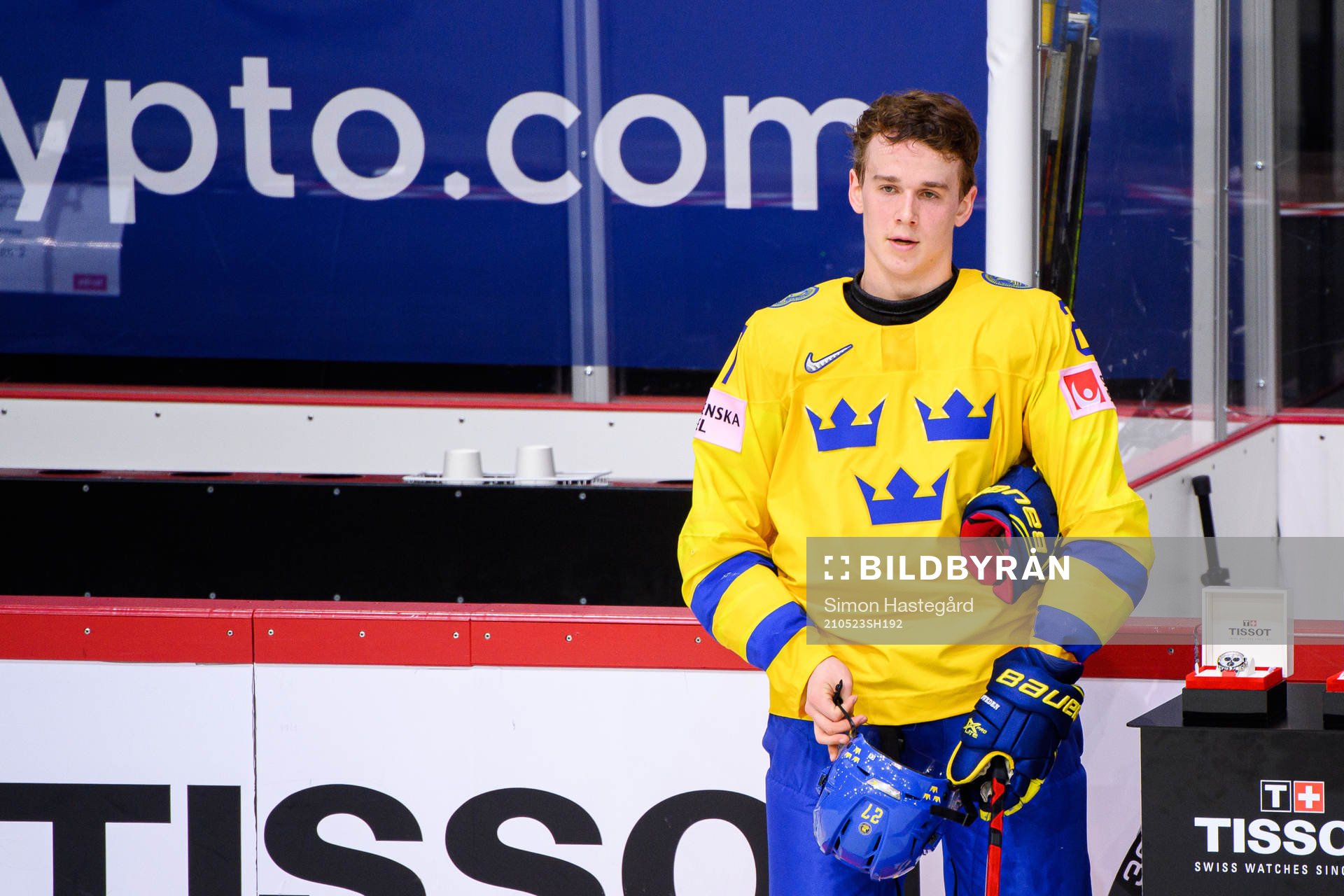 Nils Lundkvist of Sweden look dejected