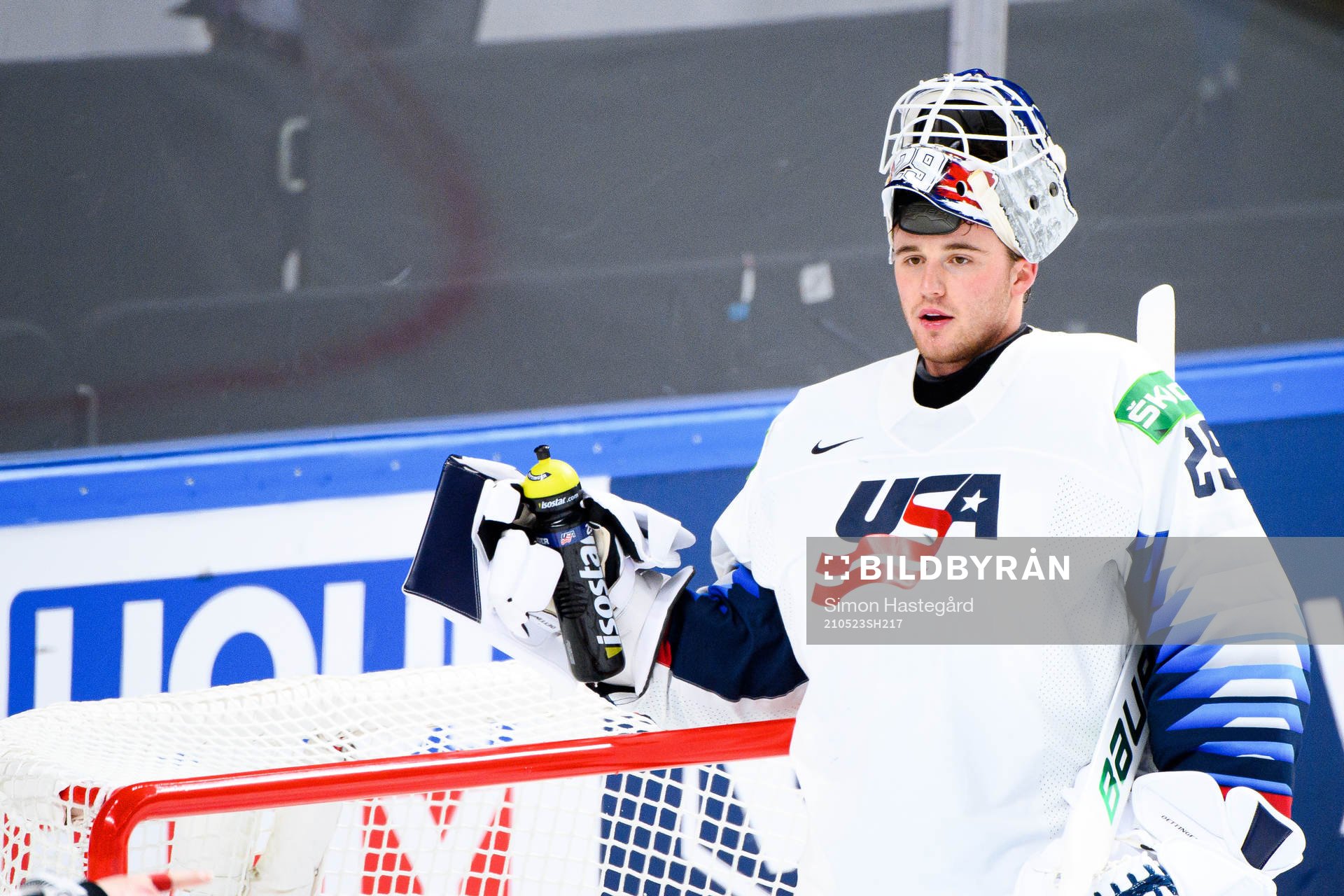 Goalkeeper Jake Oettinger of USA