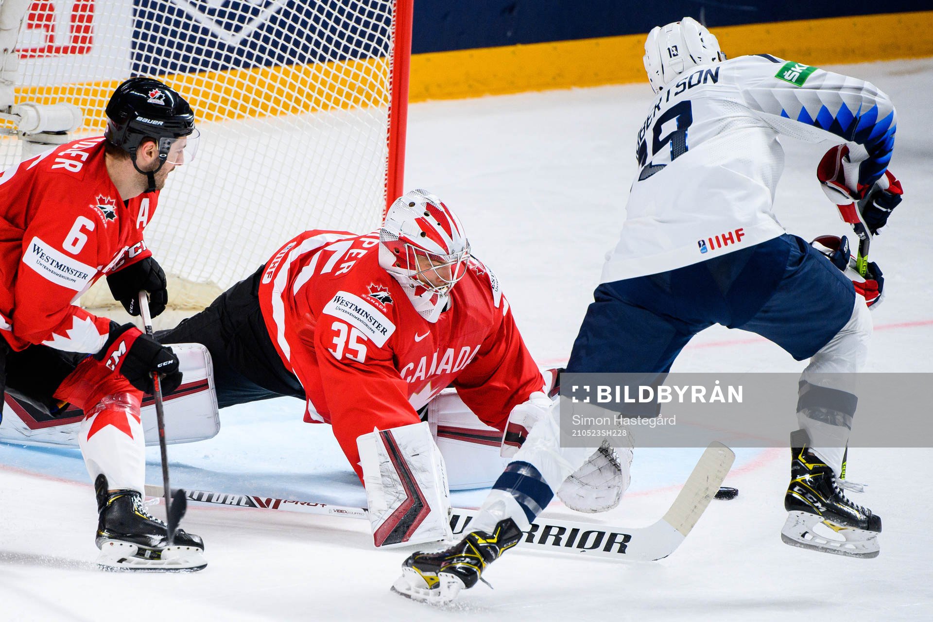 Jason Robertson of USA against goalkeeper Darcy Kuemper of