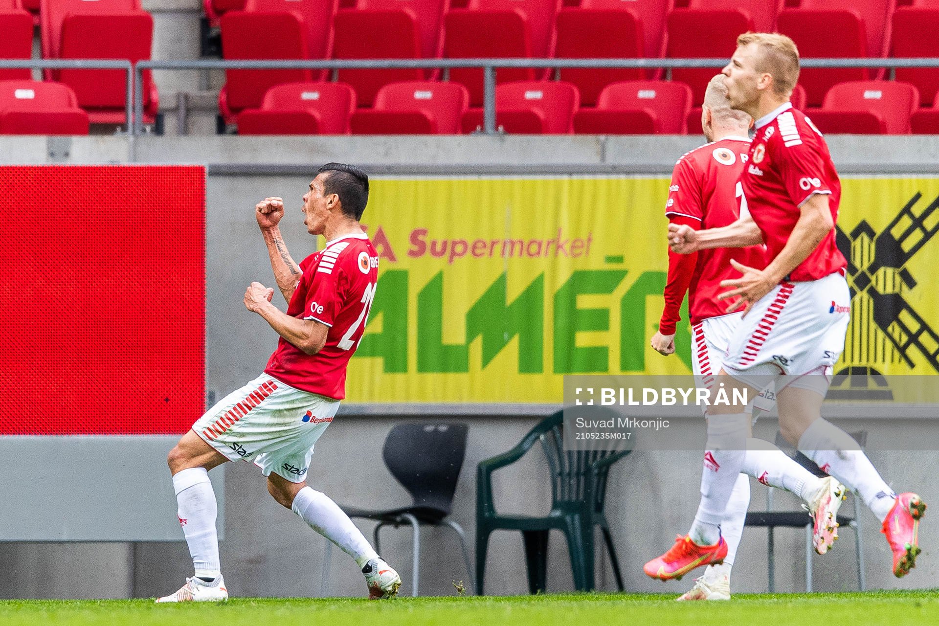 Kalmars Romario Pereira Sipiao jublar