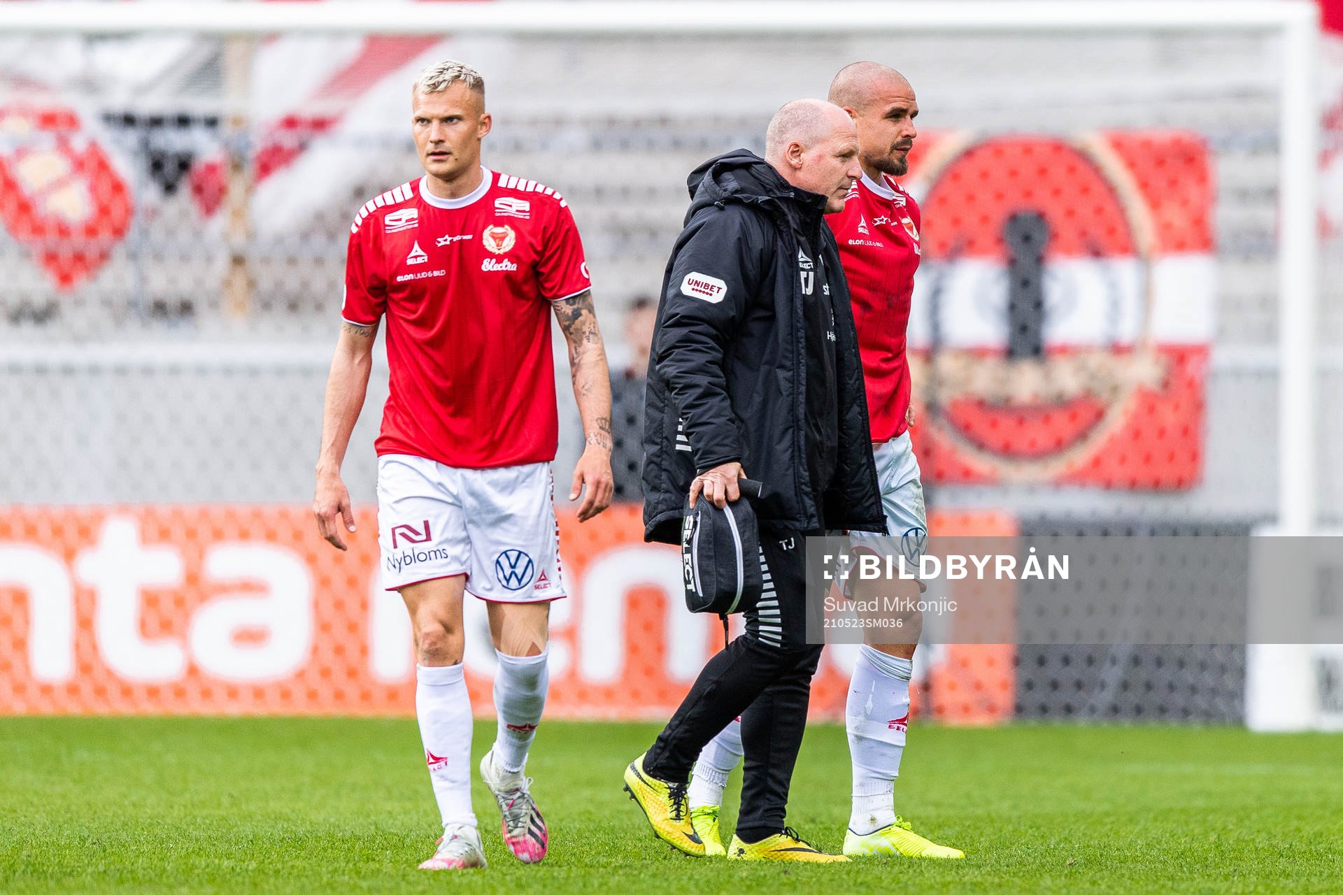 Kalmars Douglas Bergqvist utgår skadad