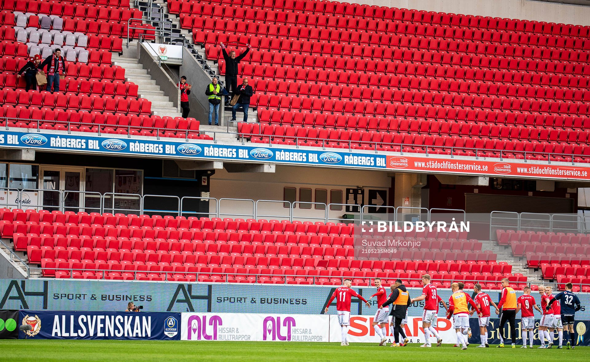 Kalmars spelare jublar efter fotbollsmatchen i Allsvenskan mellan Kalmar och Hammarby den 23 maj 2021 i Kalmar. 