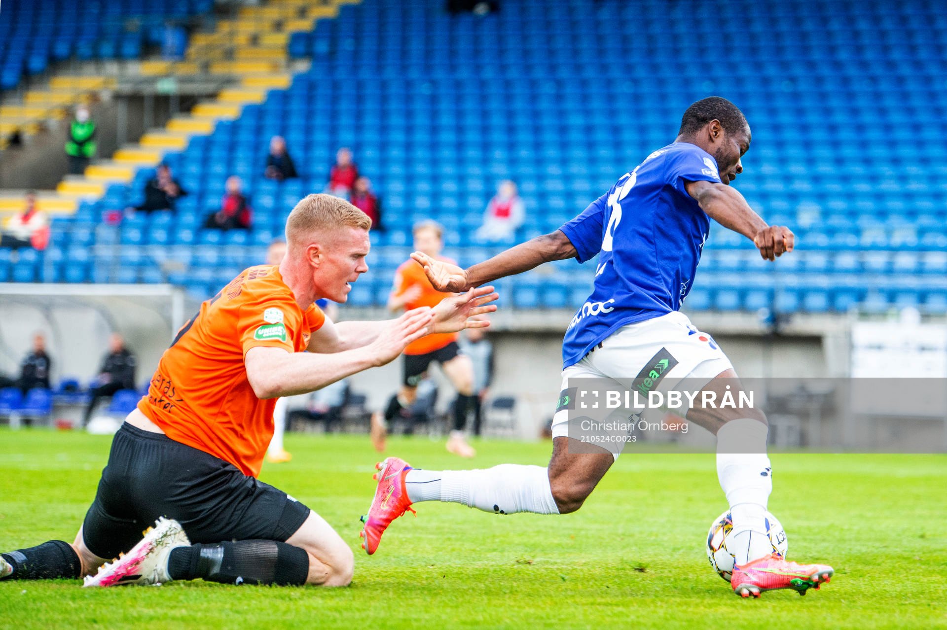 Västerås David Engström mot Trelleborgs Henry Offia