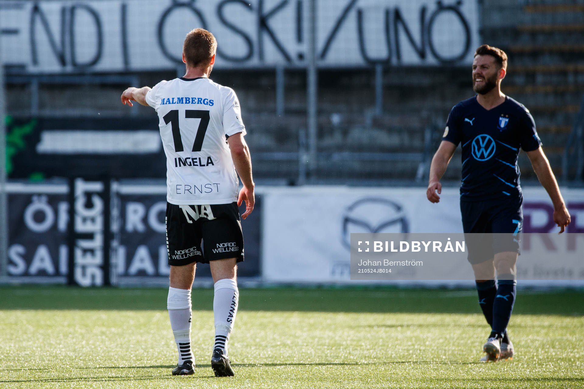 Örebros Johan Mårtensson med sin mammas namn på ryggen