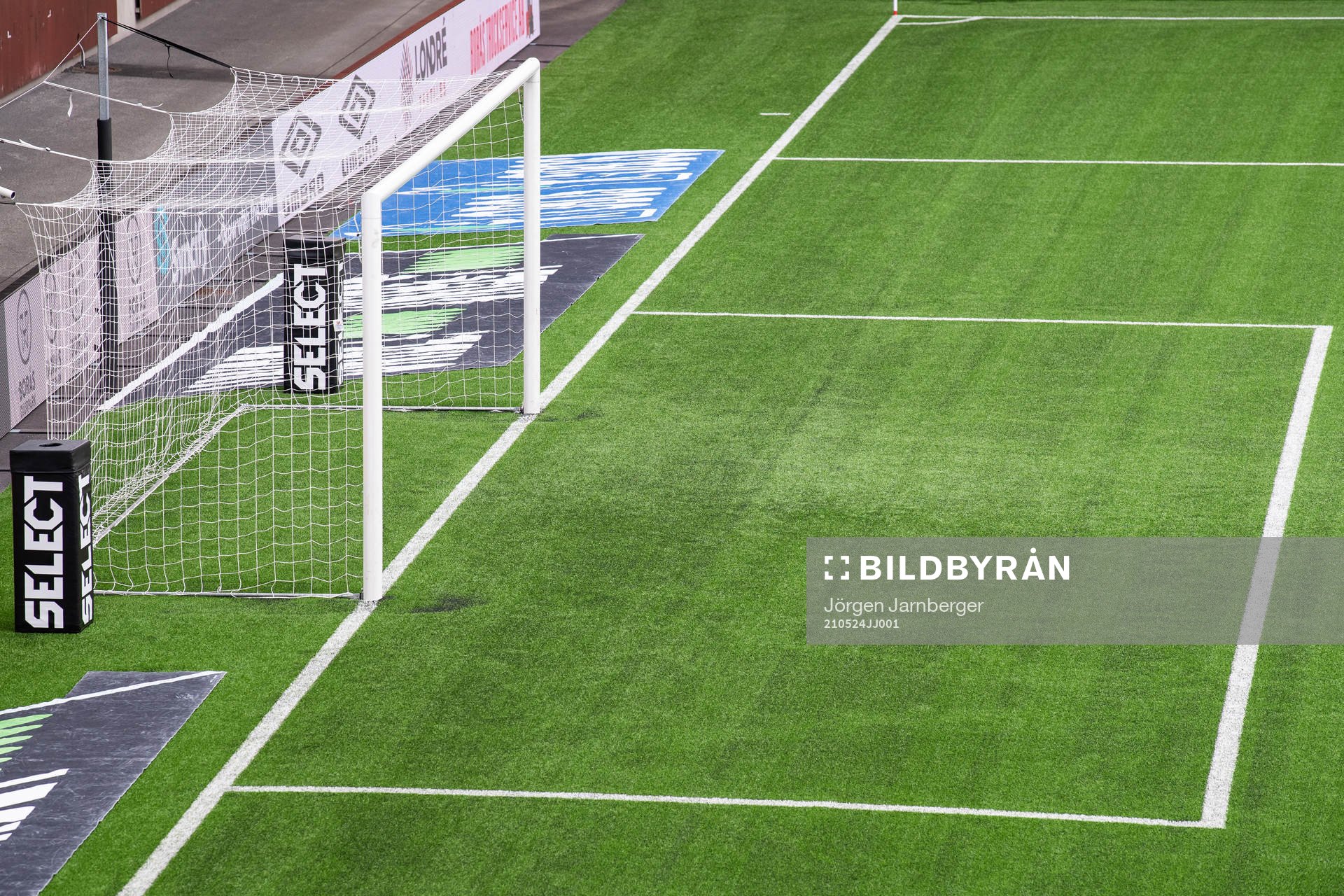 Fotbollsmål med Select bollhållare inför under fotbollsmatchen i Allsvenskan mellan Elfsborg och IFK Norrköping den 24 maj 2021 i Borås.