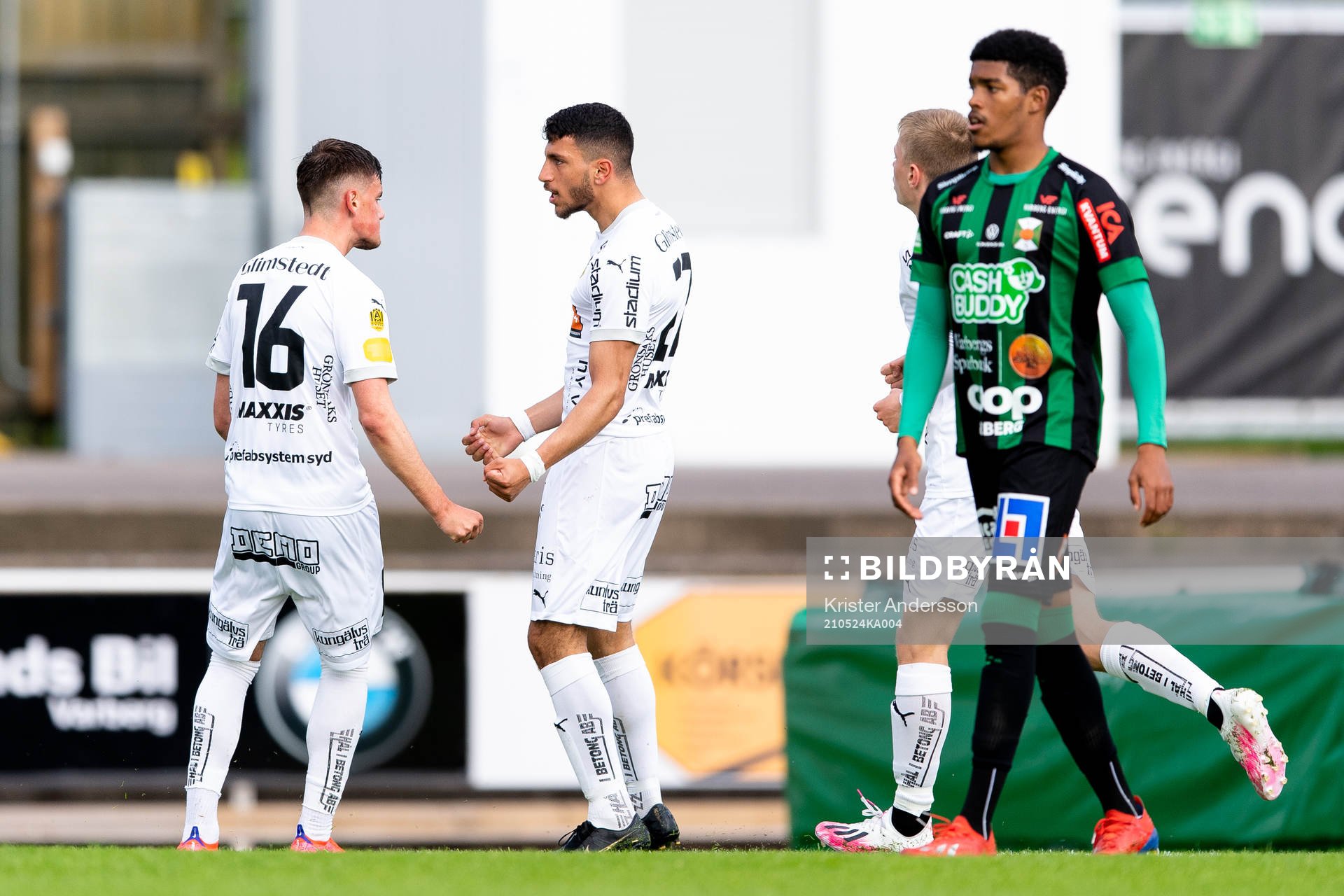 Häckens Leonardo Farah Shahin jublar