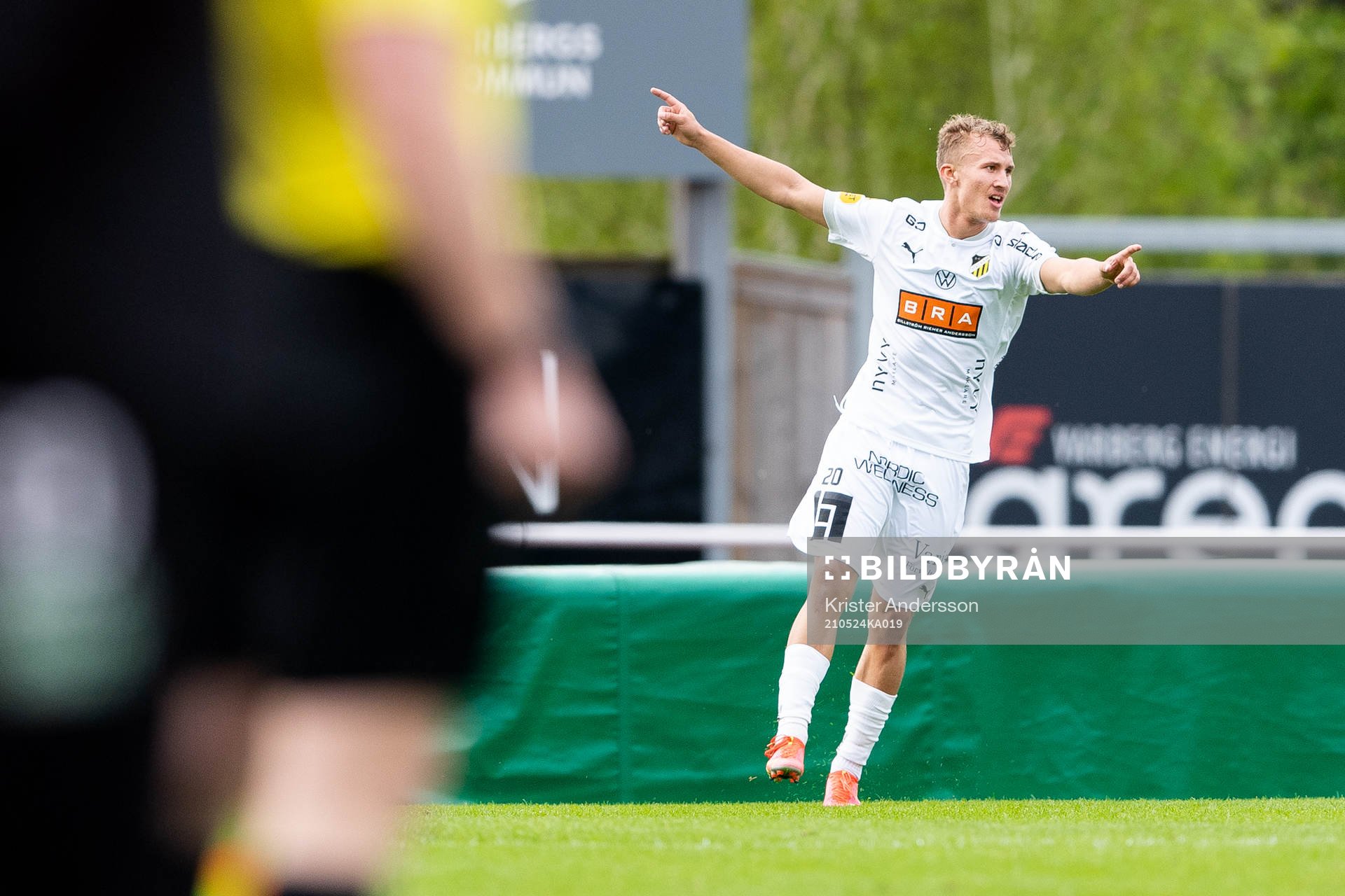 Häckens Karl Landsten jublar efter 0-2 under fotbollsmatchen i U21 Allsvenskan mellersta mellan Varberg och Häcken den 24 maj 2021 i Varberg.