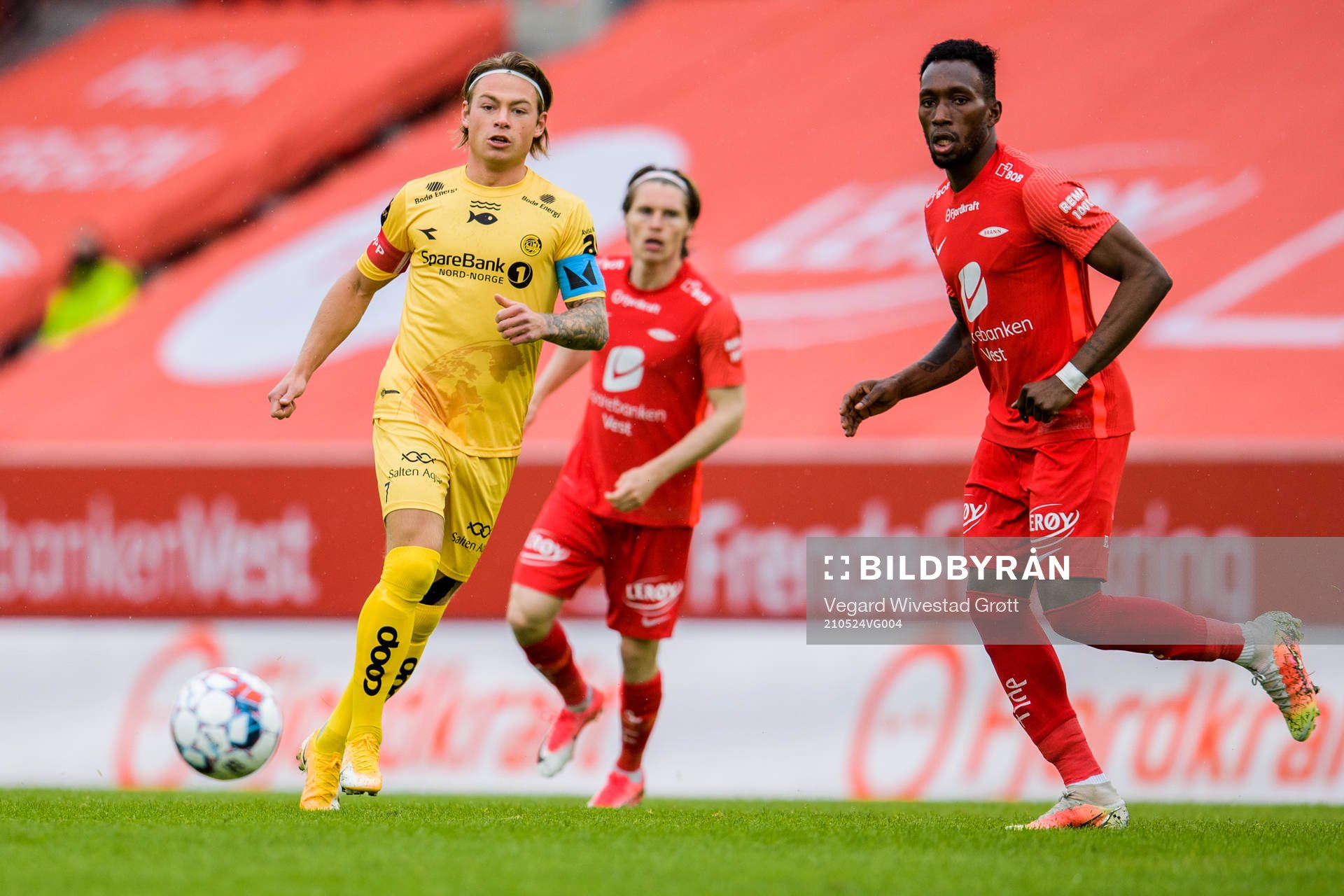 Patrick Berg of Bodø/Glimt and Daouda Bamba of Brann