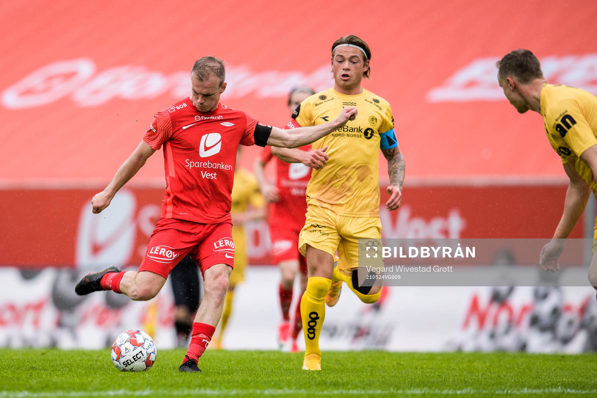 Petter Strand of Brann and Patrick Berg of Bodø/Glimt